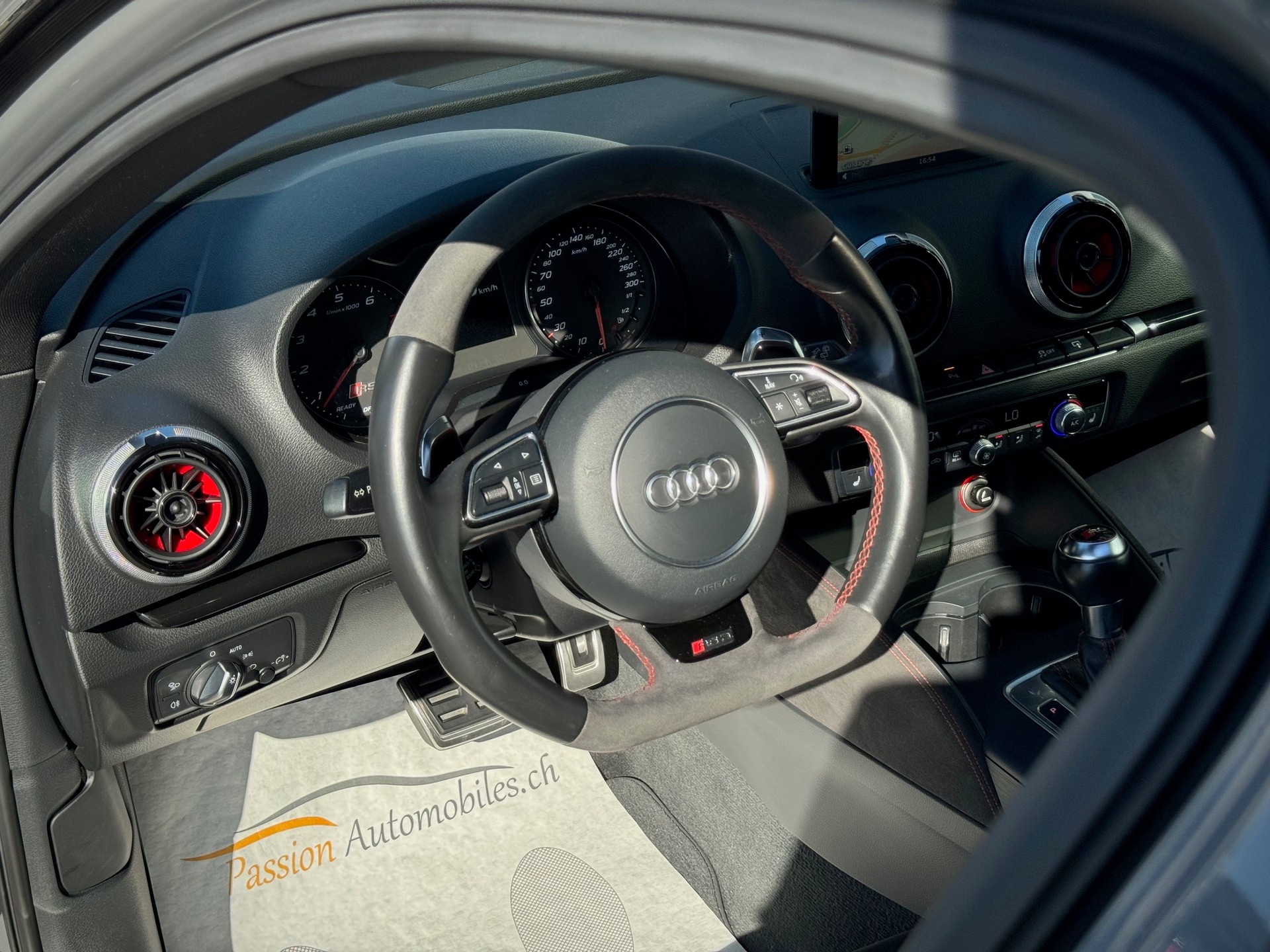 AUDI RS3 2.5 TSI quattro S-tronic Nardo Grey - Véhicule Suisse (CH)-image-7