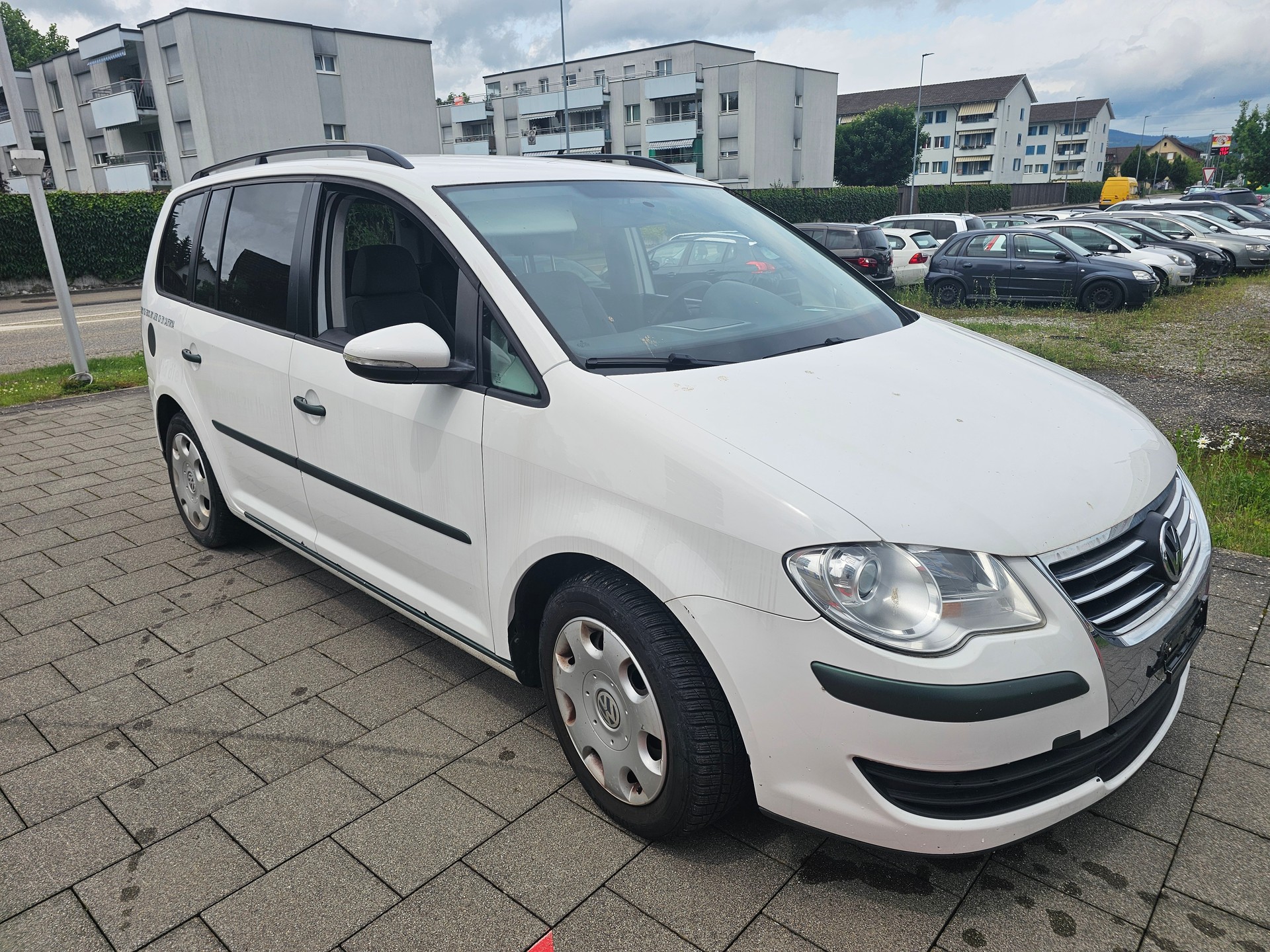 VW Touran 1.4 TSI Trendline DSG-image-1