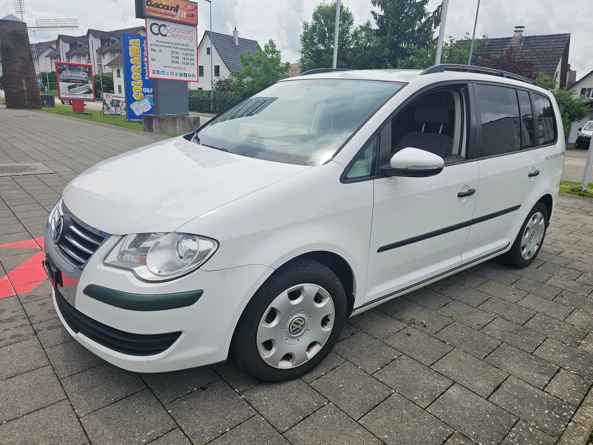 VW Touran 1.4 TSI Trendline DSG-image-2
