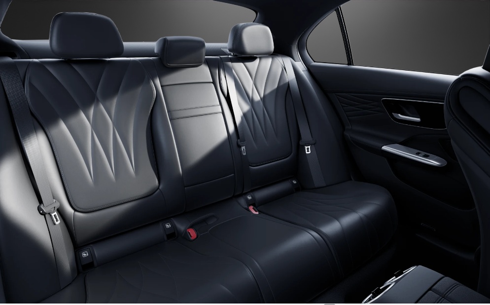 MERCEDES-BENZ C 300 4 Matic-image-6