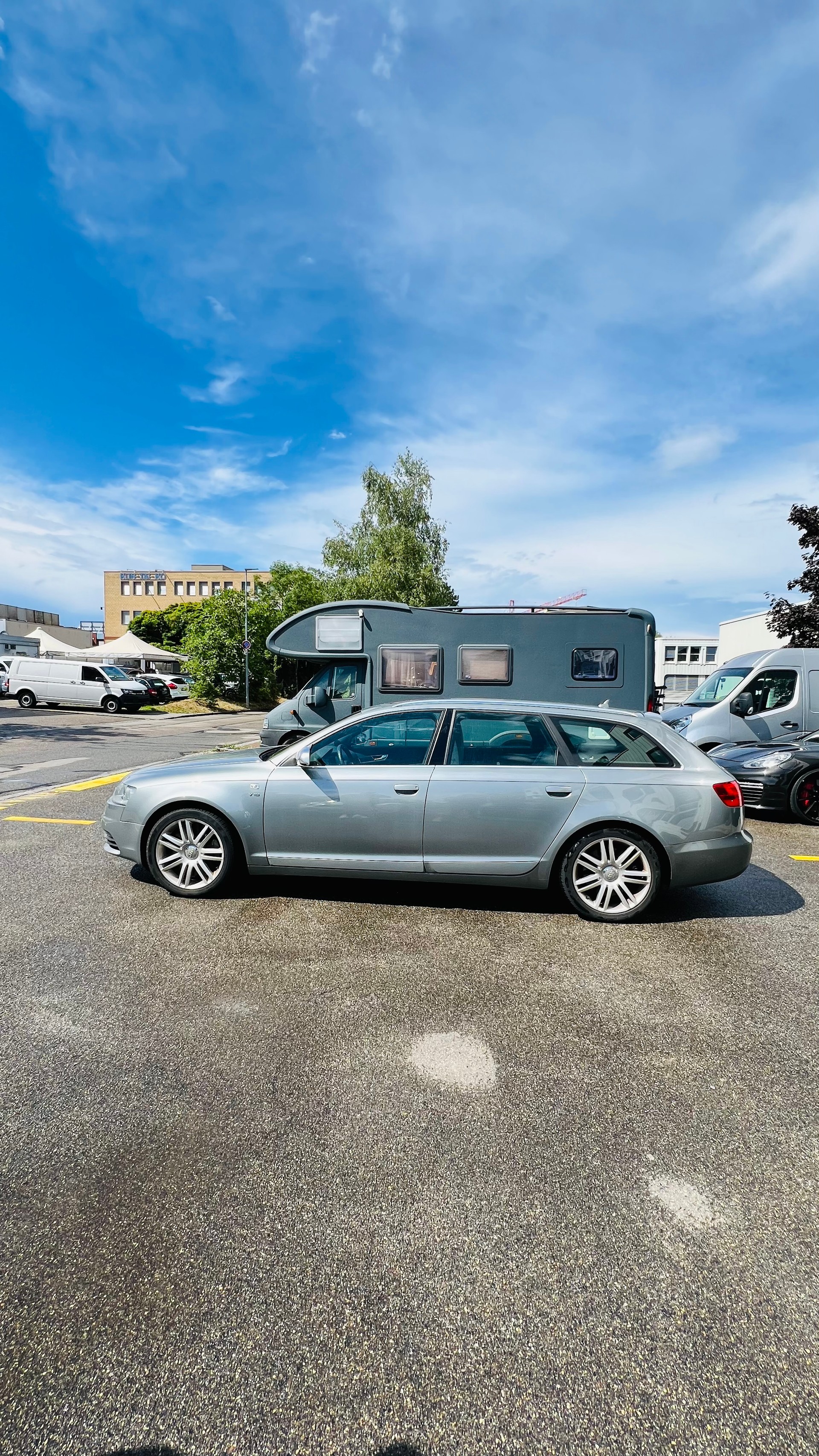 AUDI S6 Avant 5.2 V10 quattro tiptronic-image-3