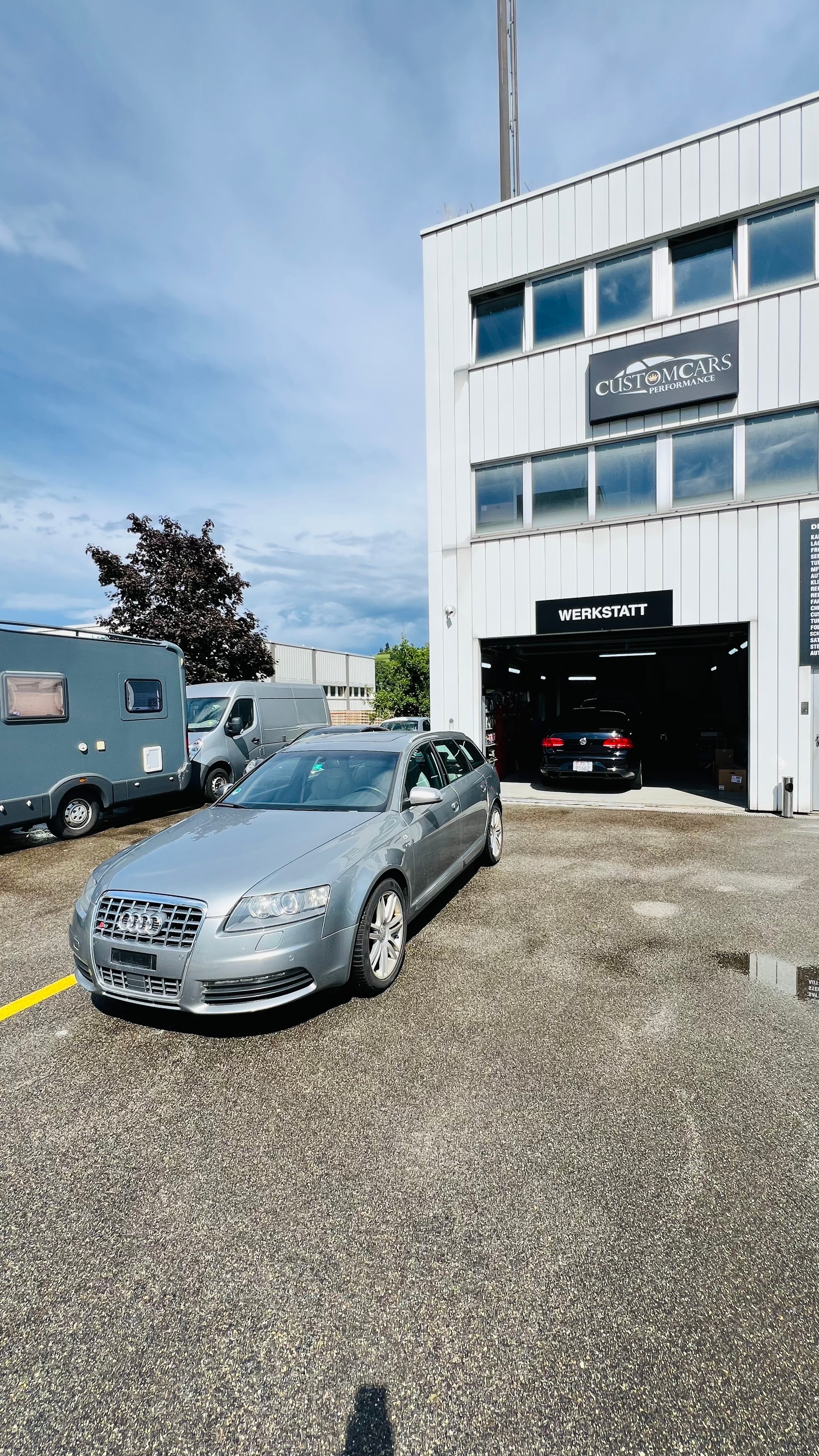 AUDI S6 Avant 5.2 V10 quattro tiptronic-image-2