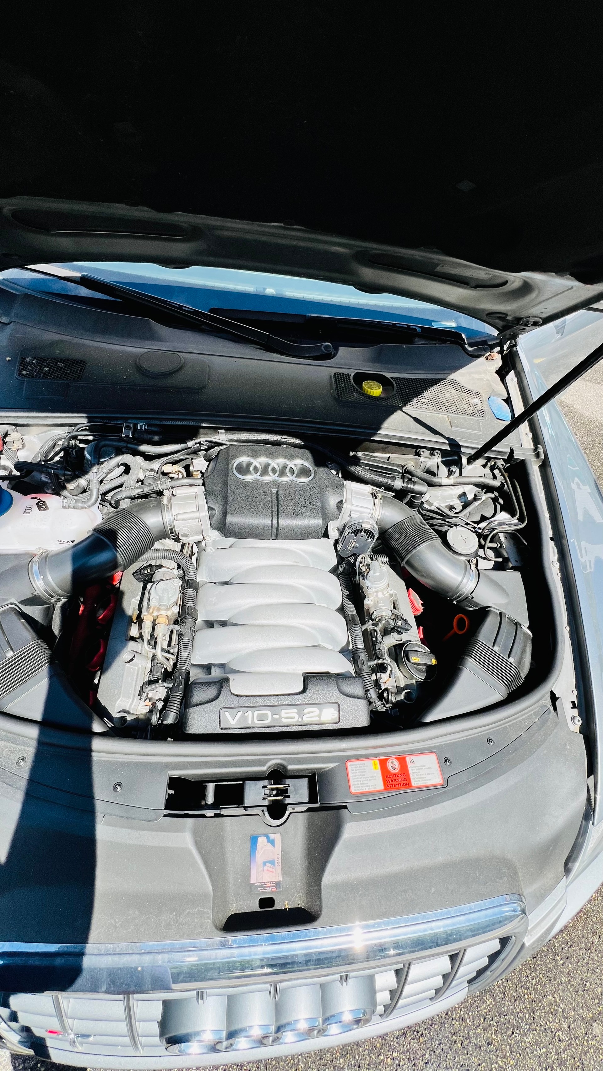 AUDI S6 Avant 5.2 V10 quattro tiptronic-image-24
