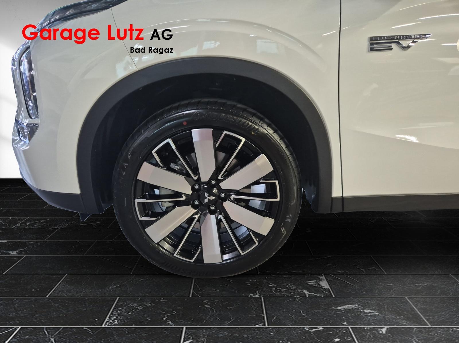 MITSUBISHI Outlander 2.4 PHEV Intense 4x4-image-15