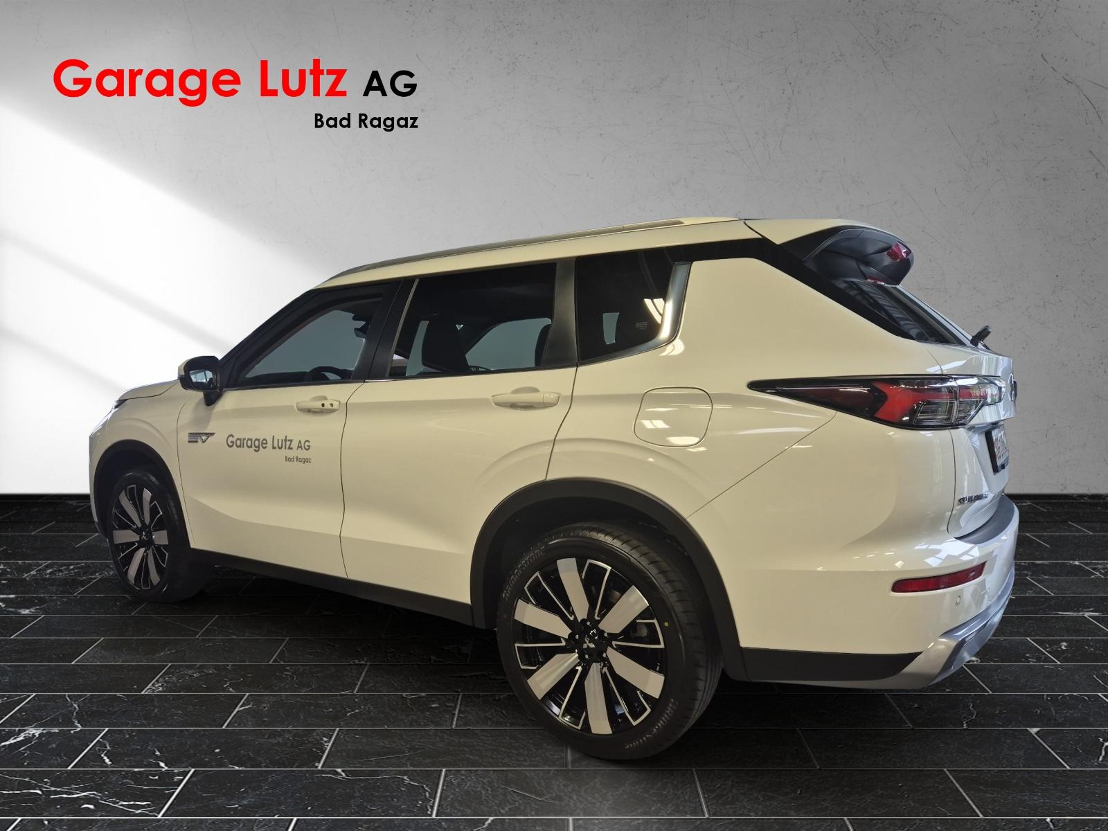 MITSUBISHI Outlander 2.4 PHEV Intense 4x4-image-3