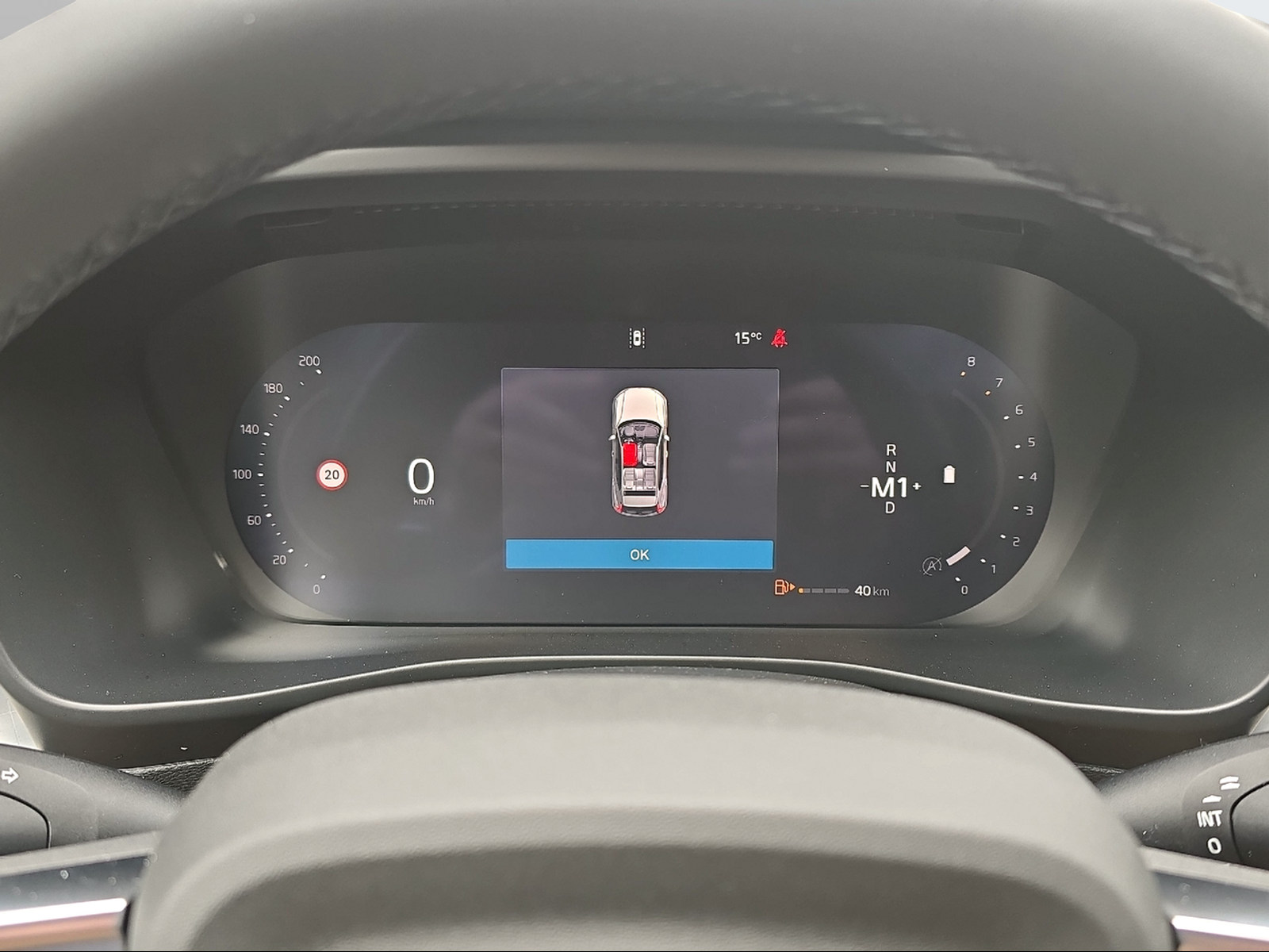 VOLVO XC40 B4 Benzin Mild Hybrid Ultra Dark DCT-image-10