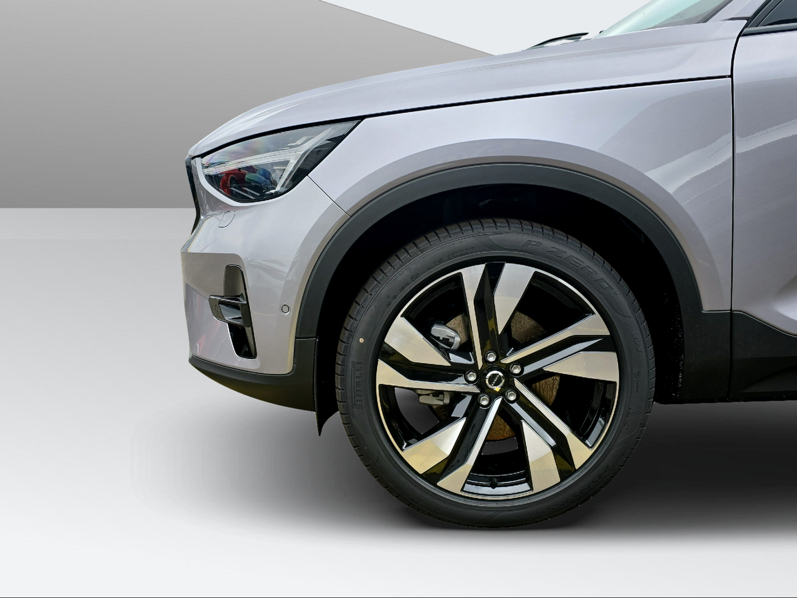 VOLVO XC40 B4 Benzin Mild Hybrid Ultra Dark DCT-image-12