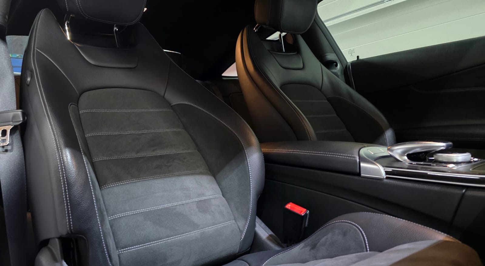 MERCEDES-BENZ C 200 Coupé AMG Line 9G-Tronic-image-10