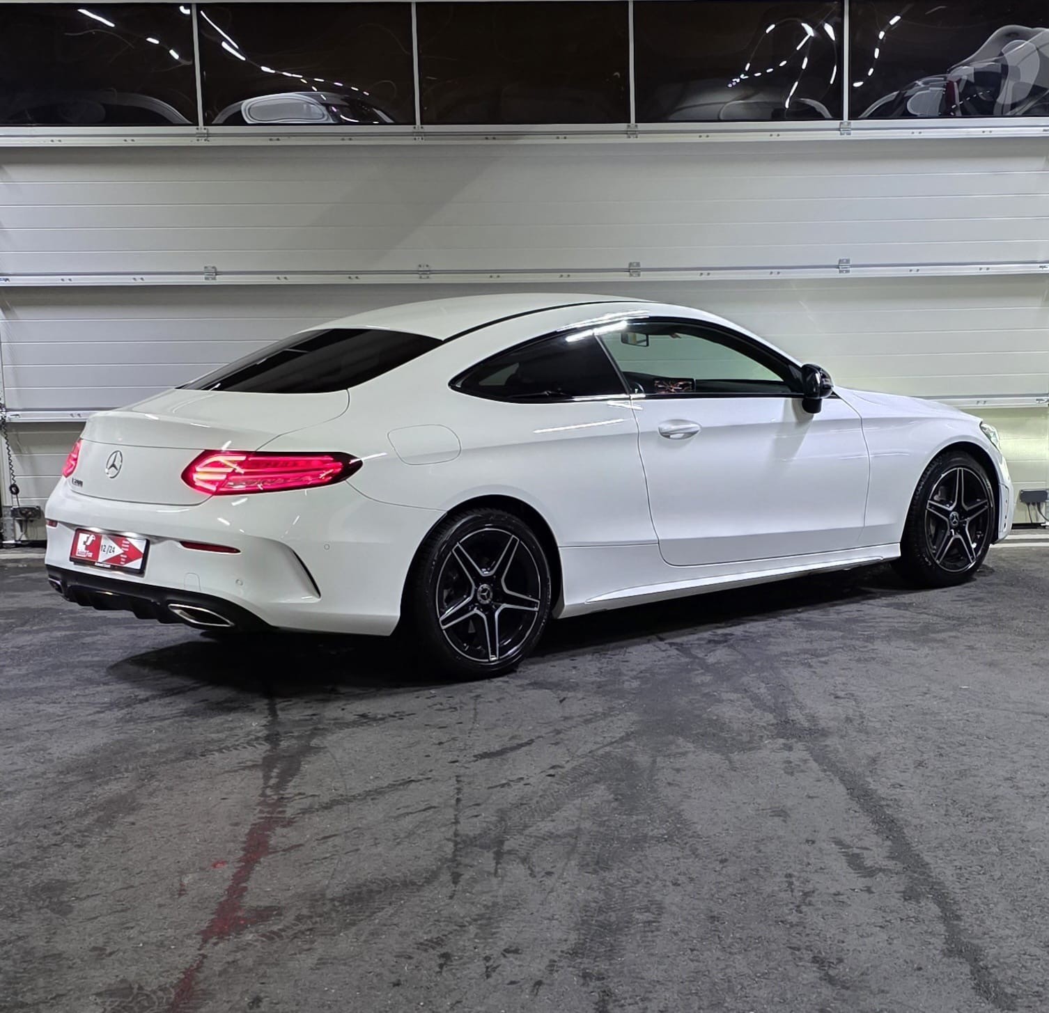 MERCEDES-BENZ C 200 Coupé AMG Line 9G-Tronic-image-4