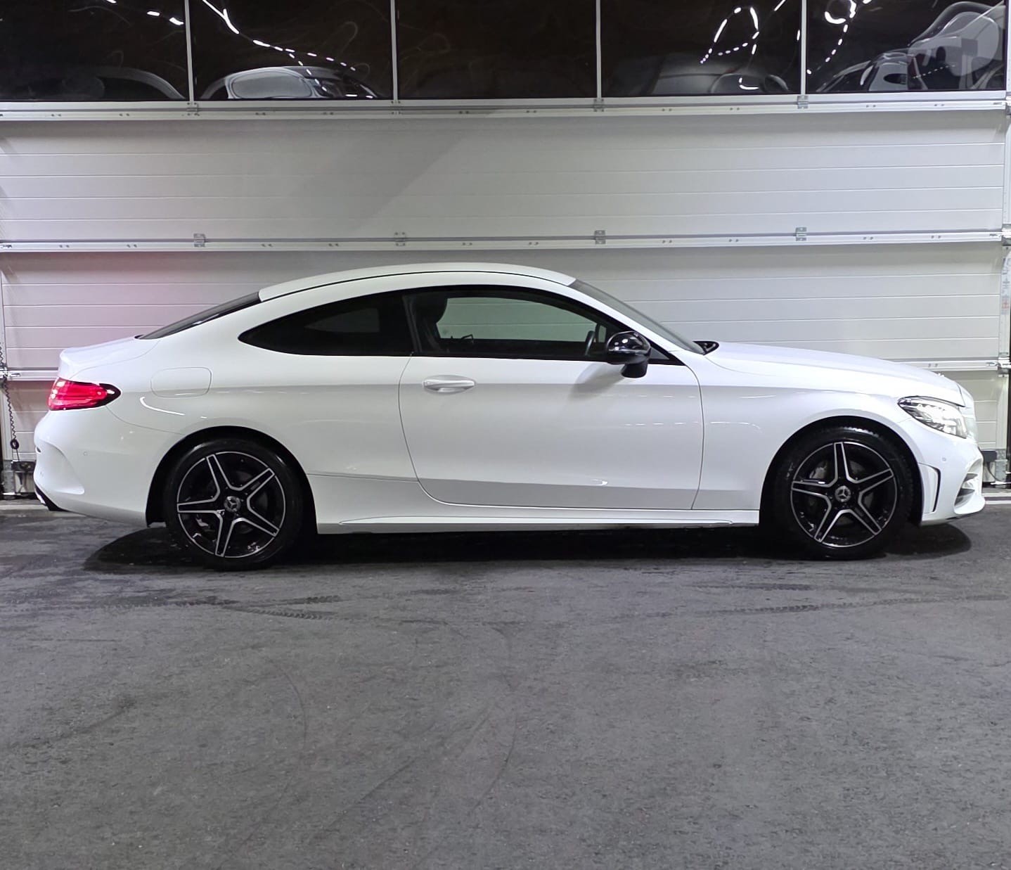 MERCEDES-BENZ C 200 Coupé AMG Line 9G-Tronic-image-5