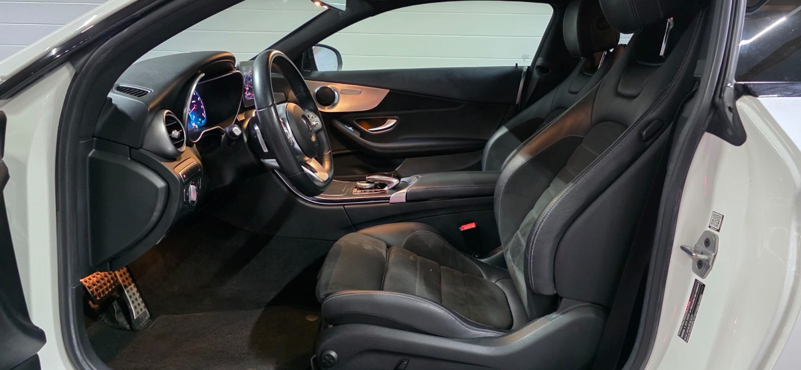 MERCEDES-BENZ C 200 Coupé AMG Line 9G-Tronic-image-9