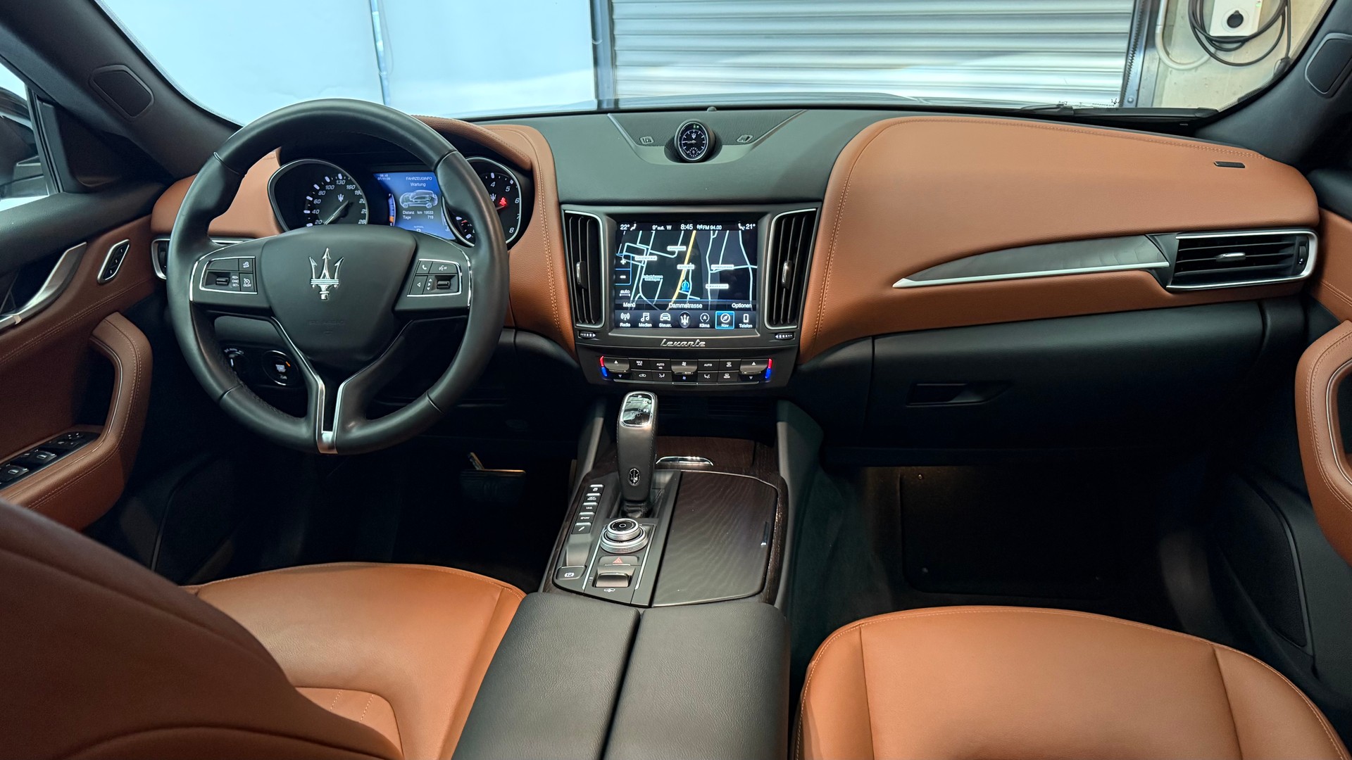 MASERATI Levante 3.0 V6 GranSport-image-4