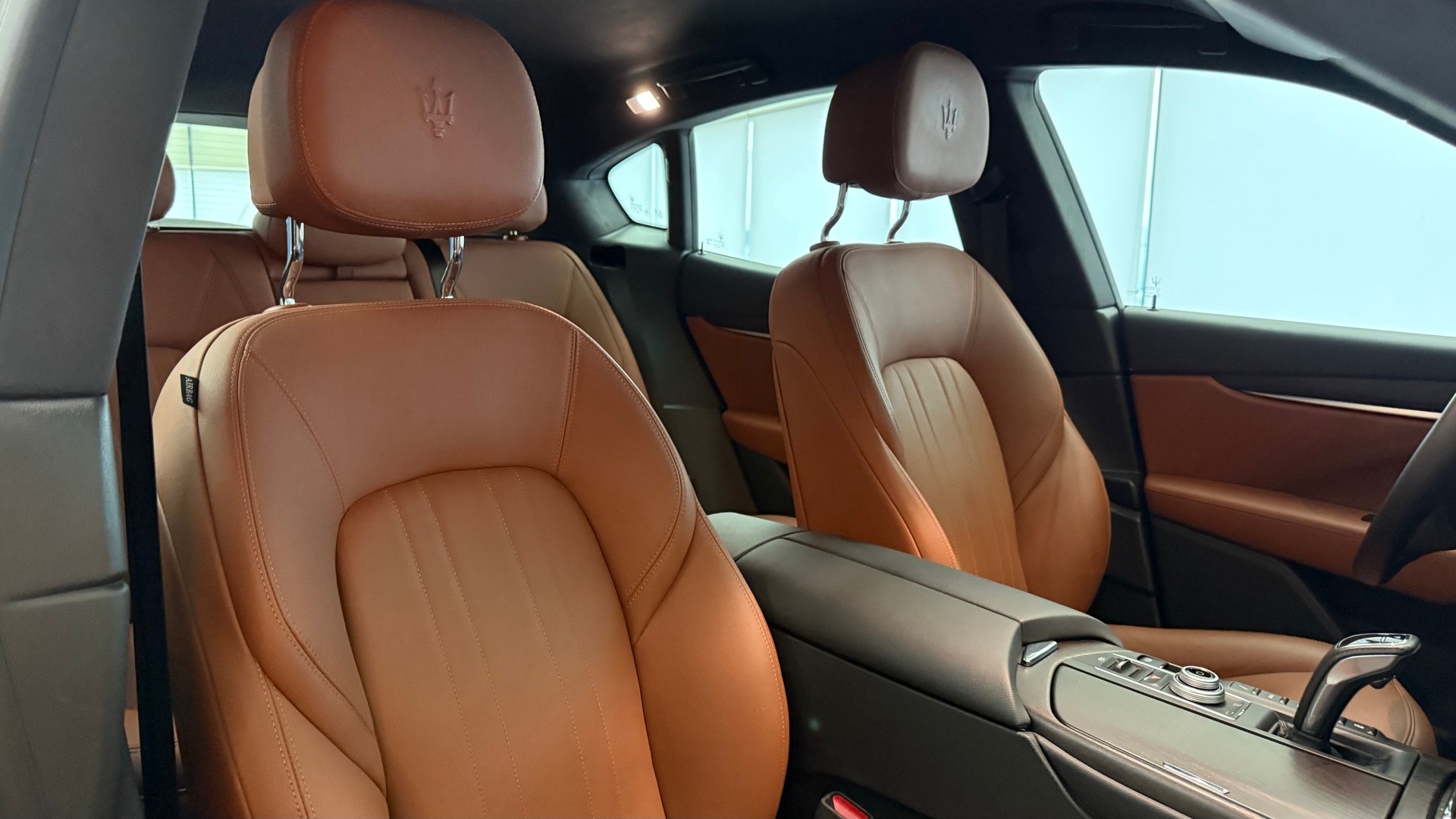 MASERATI Levante 3.0 V6 GranSport-image-3