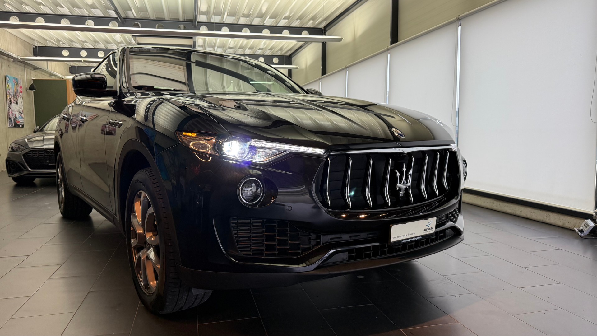 MASERATI Levante 3.0 V6 GranSport-image-21