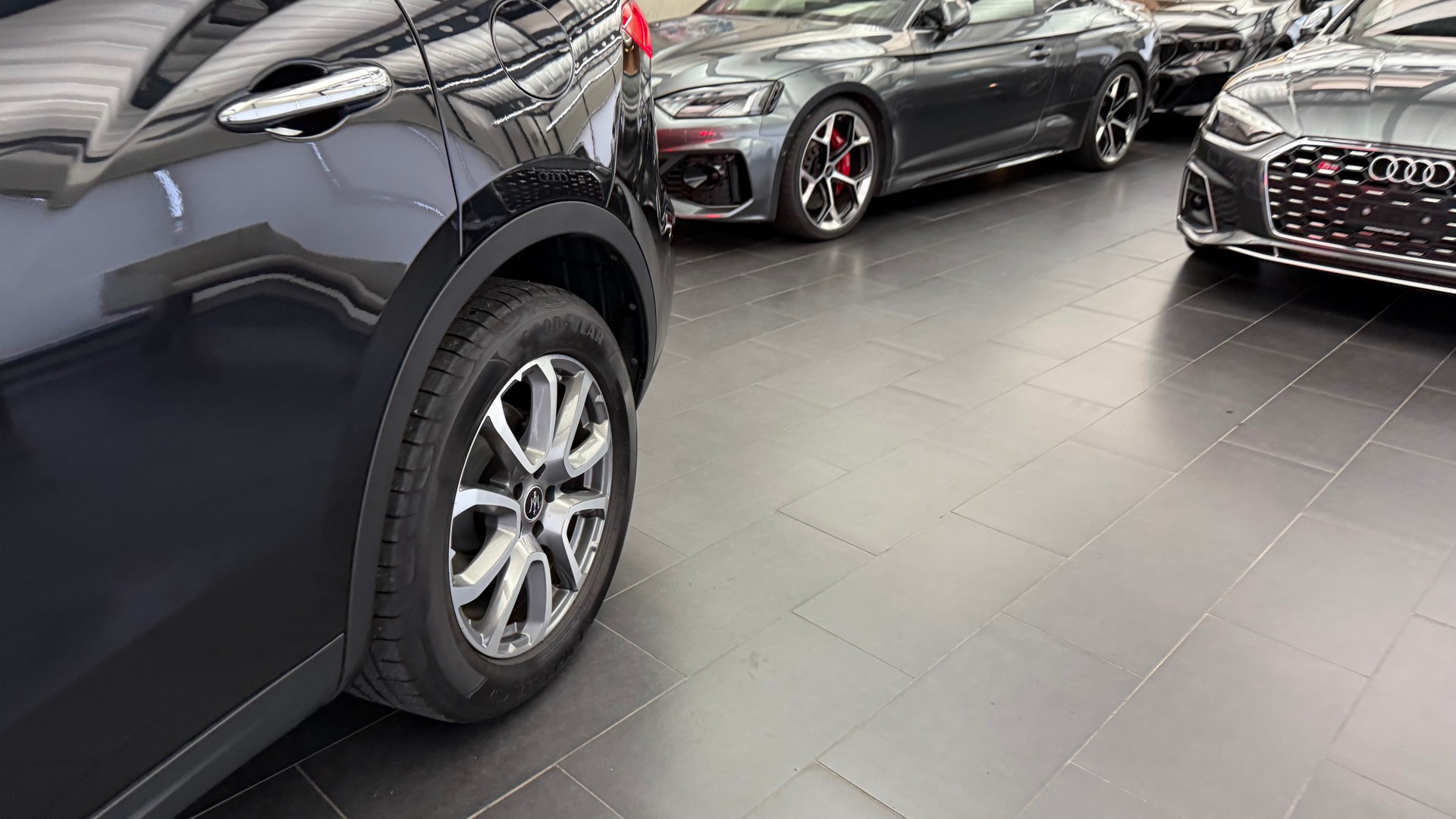 MASERATI Levante 3.0 V6 GranSport-image-18