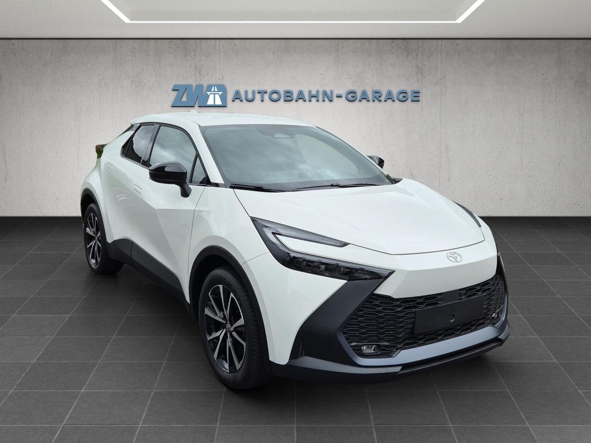 TOYOTA C-HR 2.0 PHEV Swiss Edition-image-6