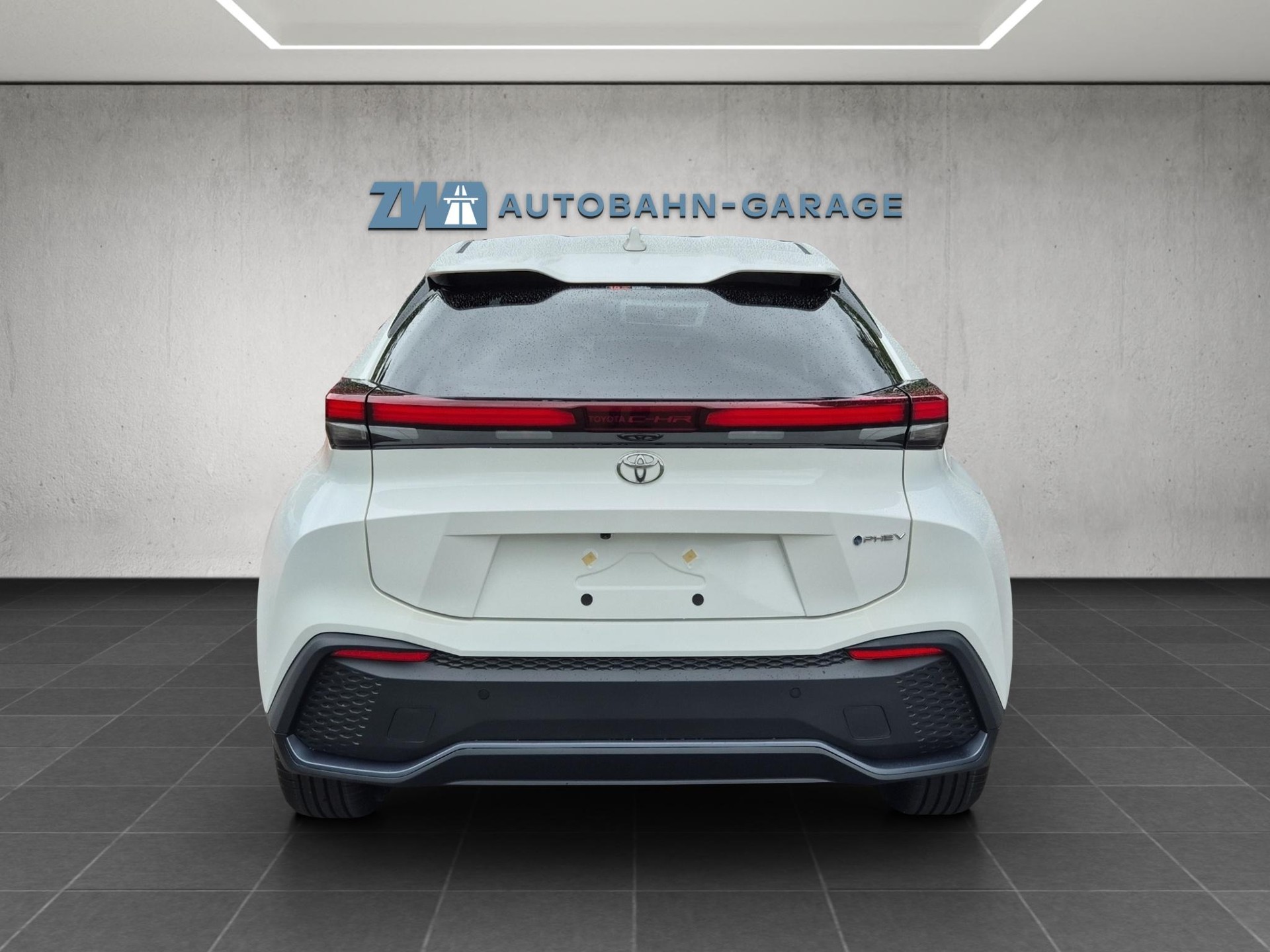TOYOTA C-HR 2.0 PHEV Swiss Edition-image-3