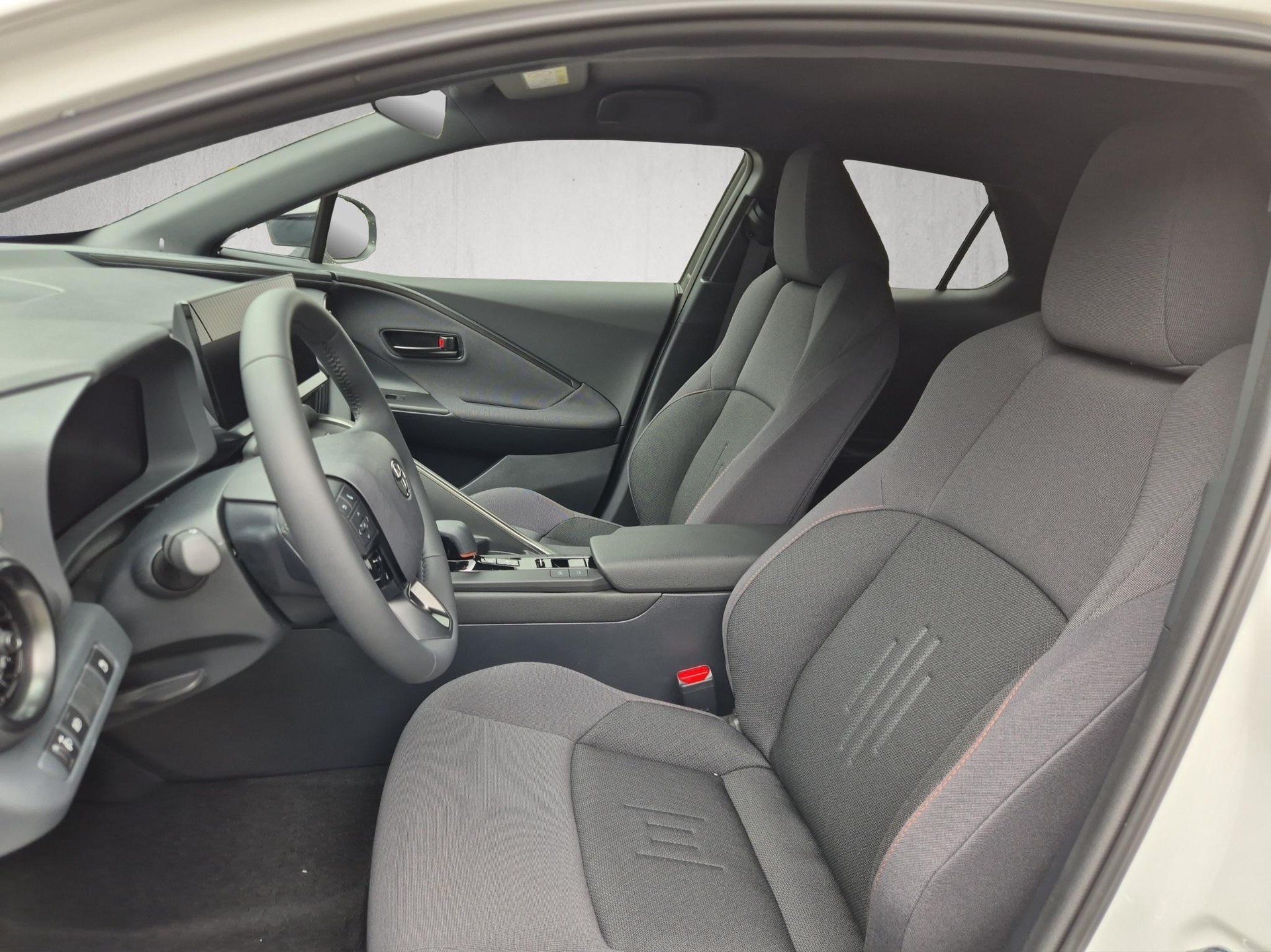TOYOTA C-HR 2.0 PHEV Swiss Edition-image-9