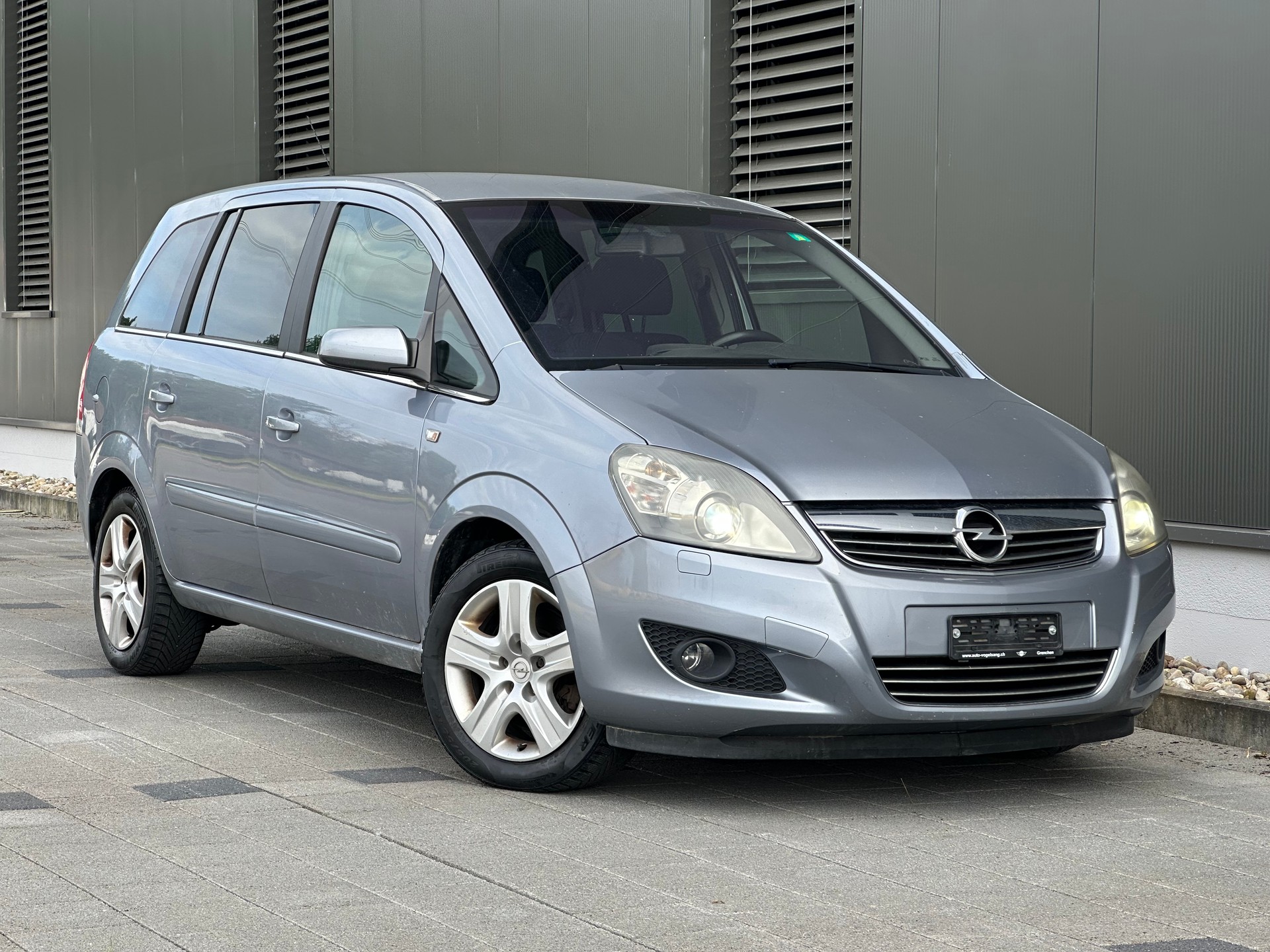 OPEL Zafira 1.9 CDTI Cosmo-image-1