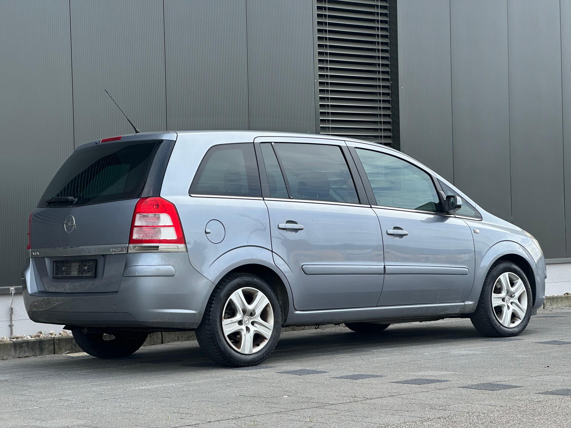 OPEL Zafira 1.9 CDTI Cosmo-image-4