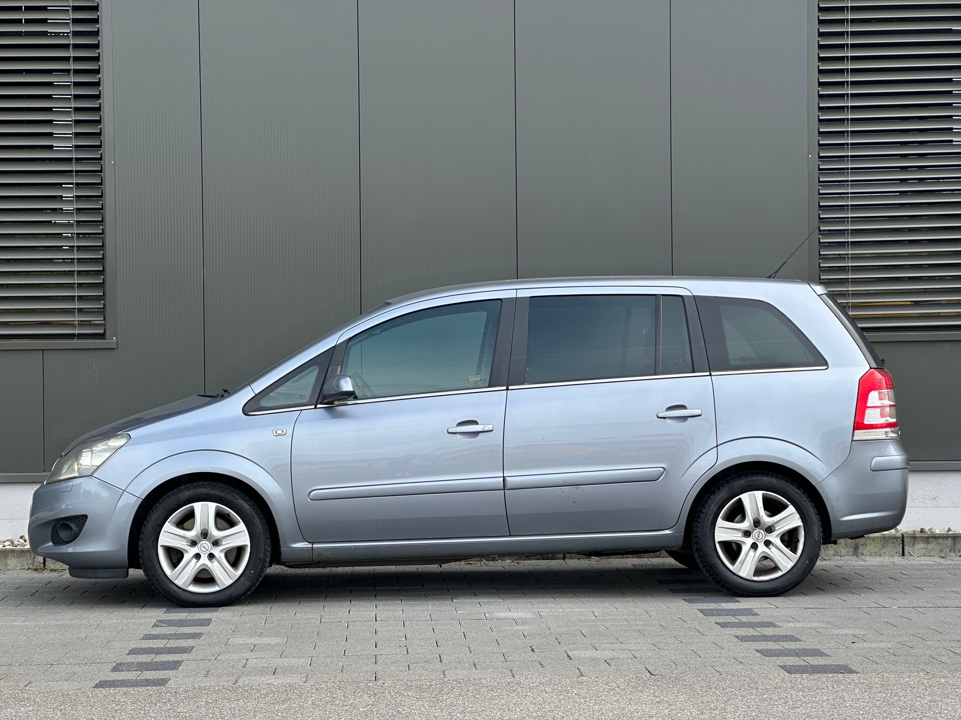 OPEL Zafira 1.9 CDTI Cosmo-image-7