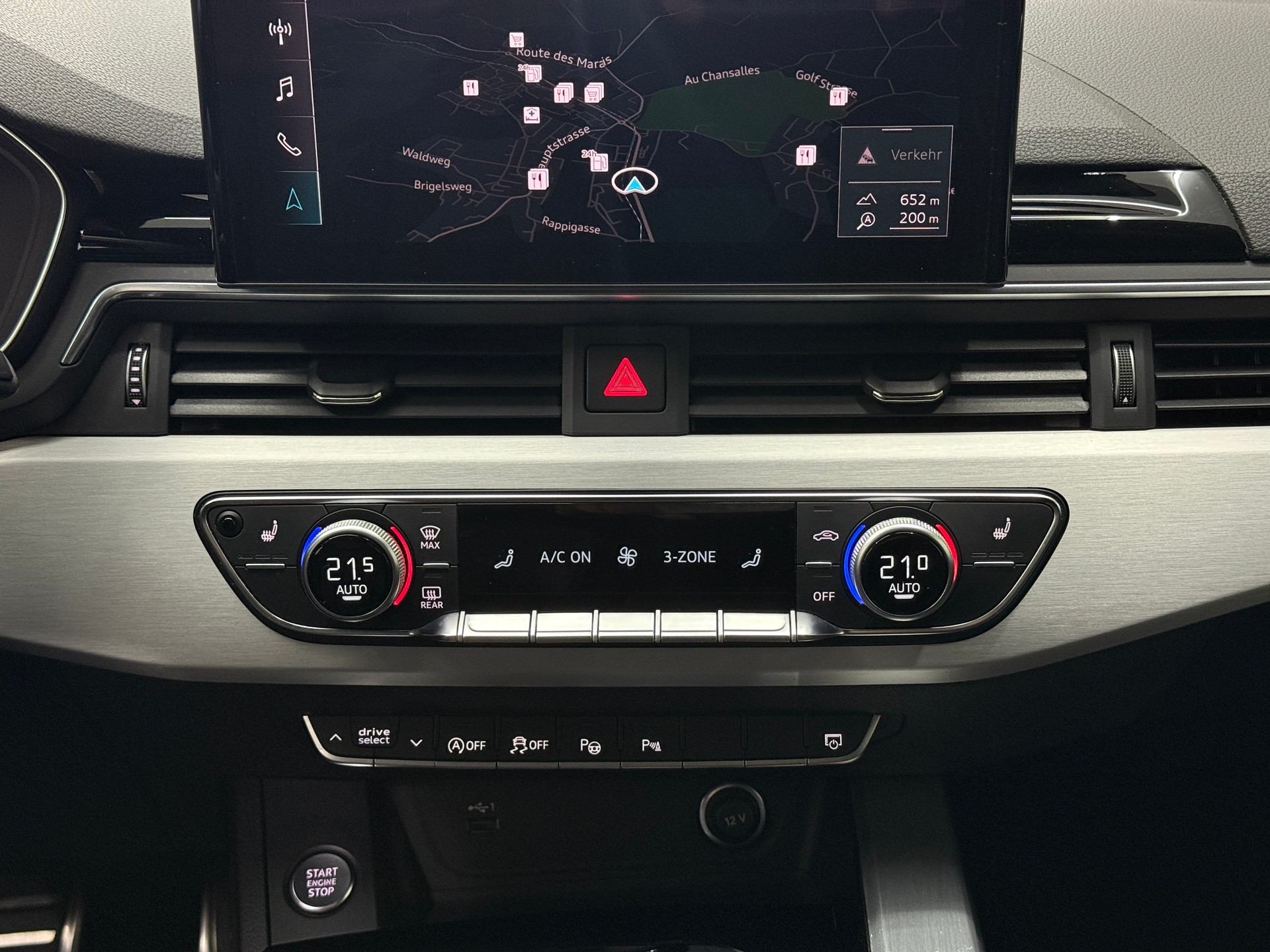 AUDI A4 Avant 40 TDI S line Attraction quattro S-tronic-image-13
