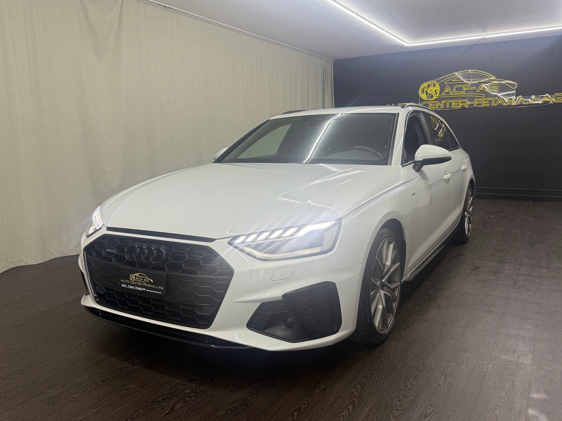 AUDI A4 Avant 40 TDI S line Attraction quattro S-tronic-image-0