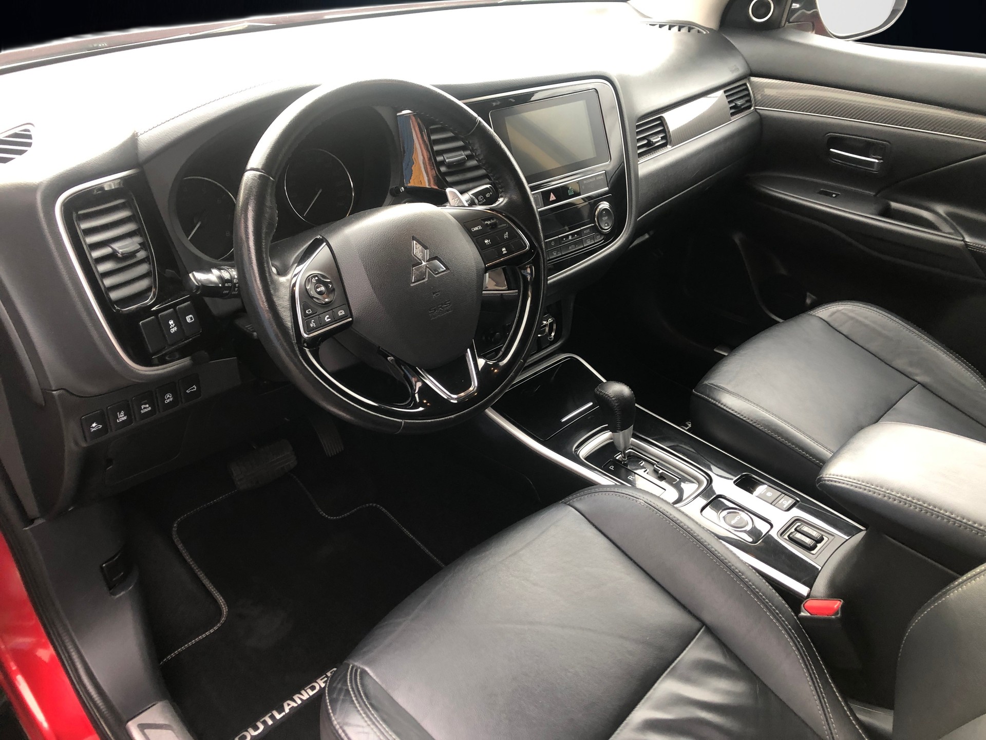 MITSUBISHI Outlander 2.0 Diamond 4WD CVT-image-4
