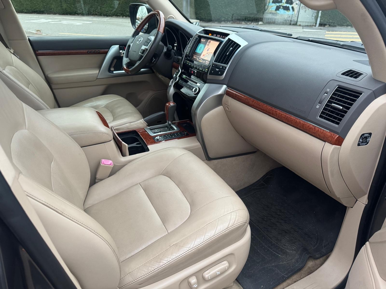 TOYOTA Land Cruiser V8 4.5 D-4D Sol-image-5