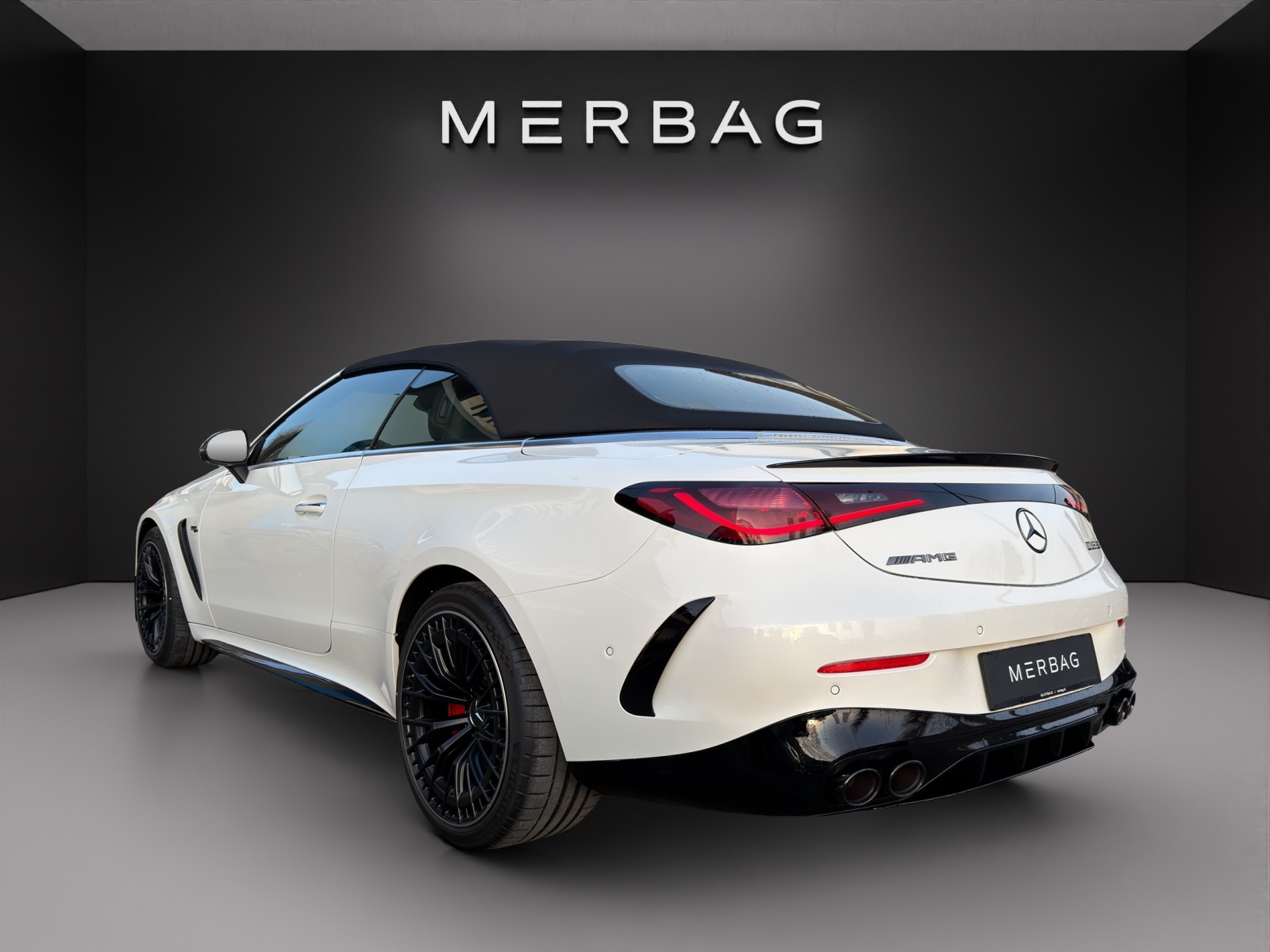 MERCEDES-BENZ CLE AMG 53 Cabrio 4Matic+ 9G-Tronic-image-4