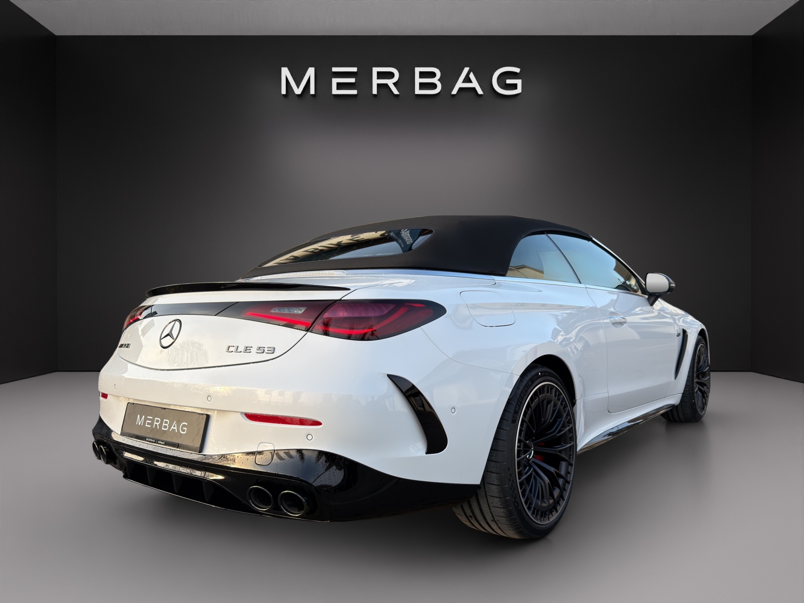 MERCEDES-BENZ CLE AMG 53 Cabrio 4Matic+ 9G-Tronic-image-2
