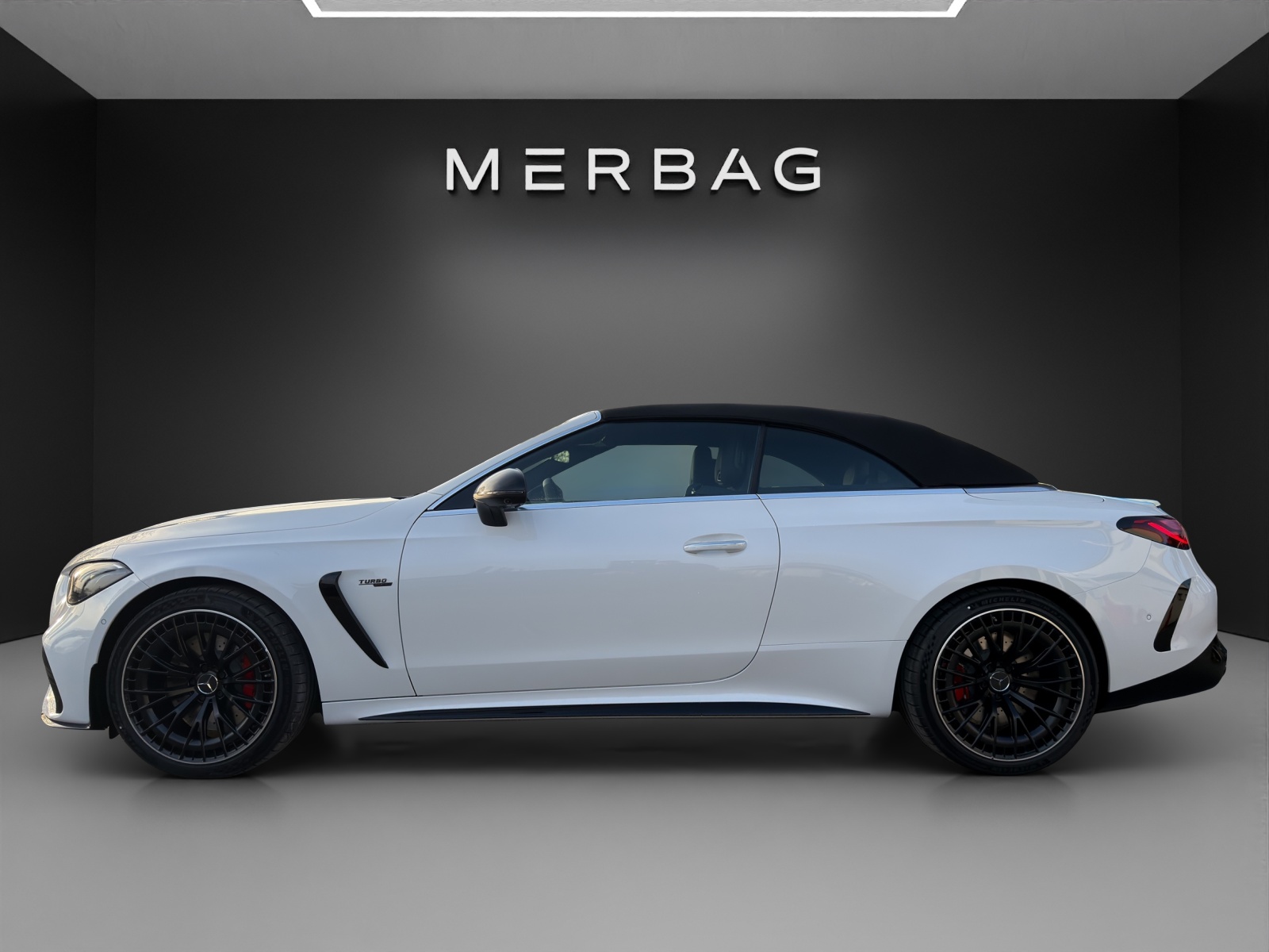 MERCEDES-BENZ CLE AMG 53 Cabrio 4Matic+ 9G-Tronic-image-5