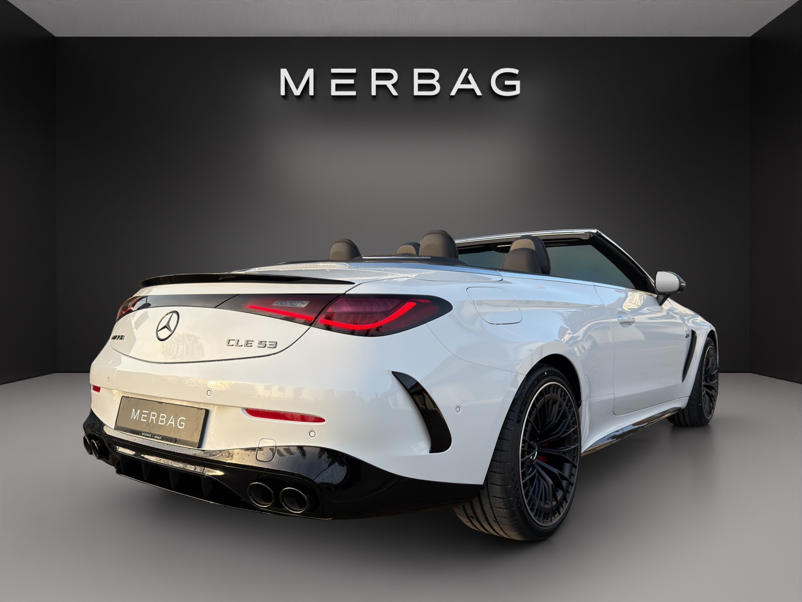 MERCEDES-BENZ CLE AMG 53 Cabrio 4Matic+ 9G-Tronic-image-10