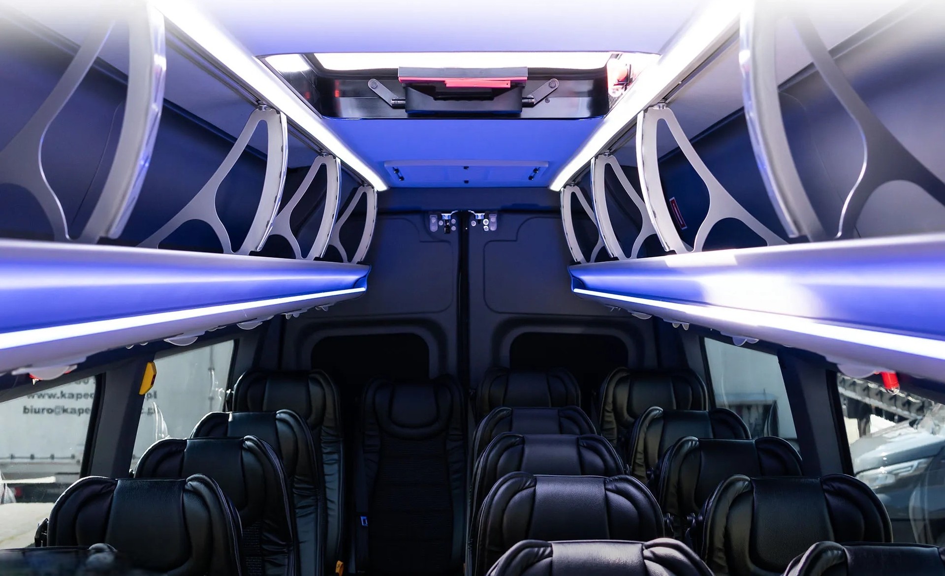 IVECO Daily 65 C 18 H A8 24 Sitzer mit Klimaanlage-image-11