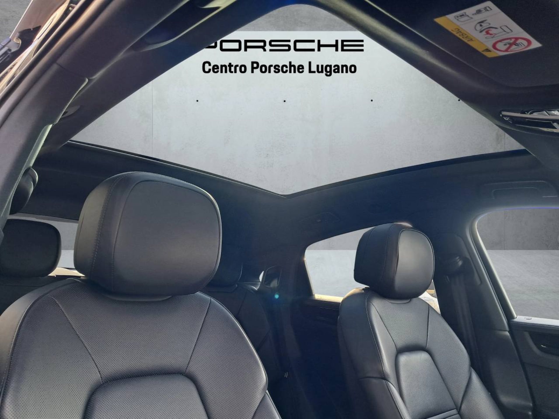 PORSCHE Cayenne E-Hybrid Coupè-image-18