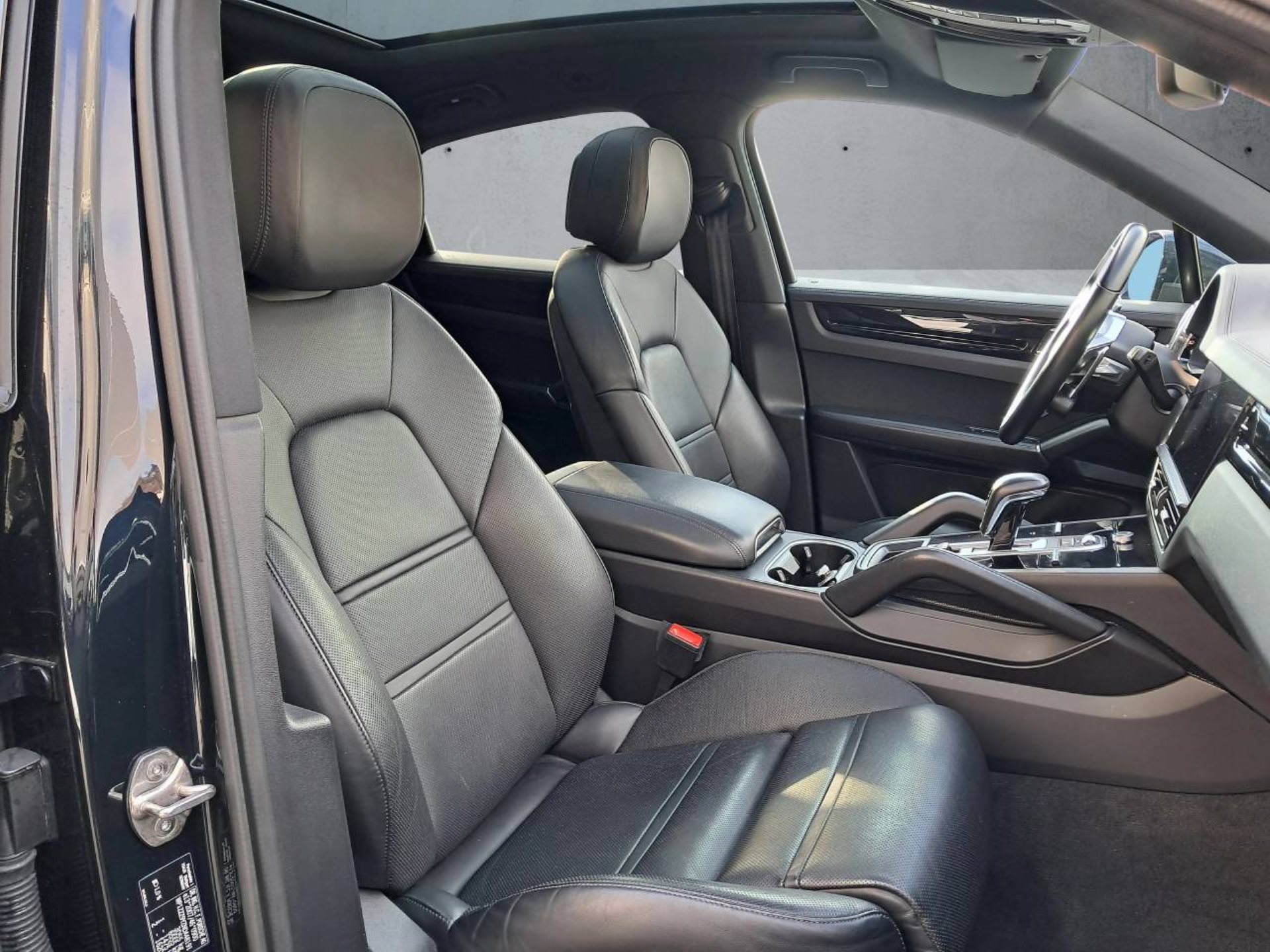 PORSCHE Cayenne E-Hybrid Coupè-image-14