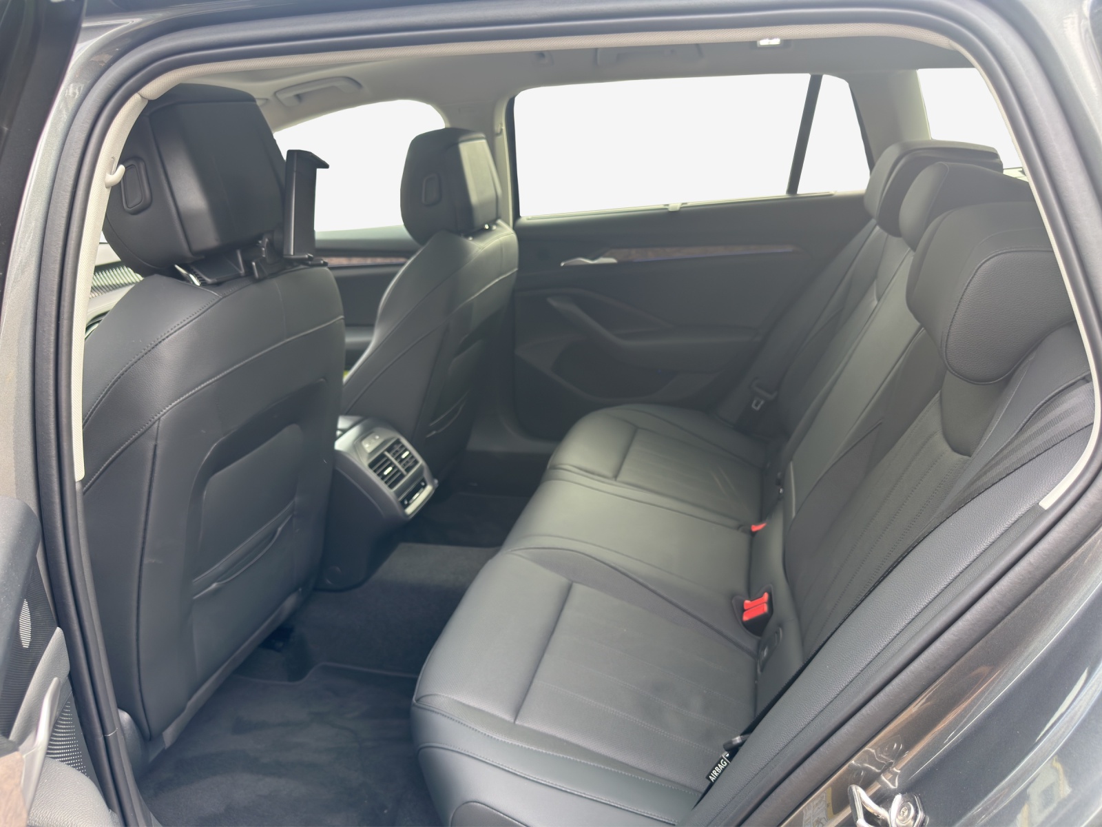 SKODA Superb Combi 2.0 TDi L&K 4x4 DSG-image-11