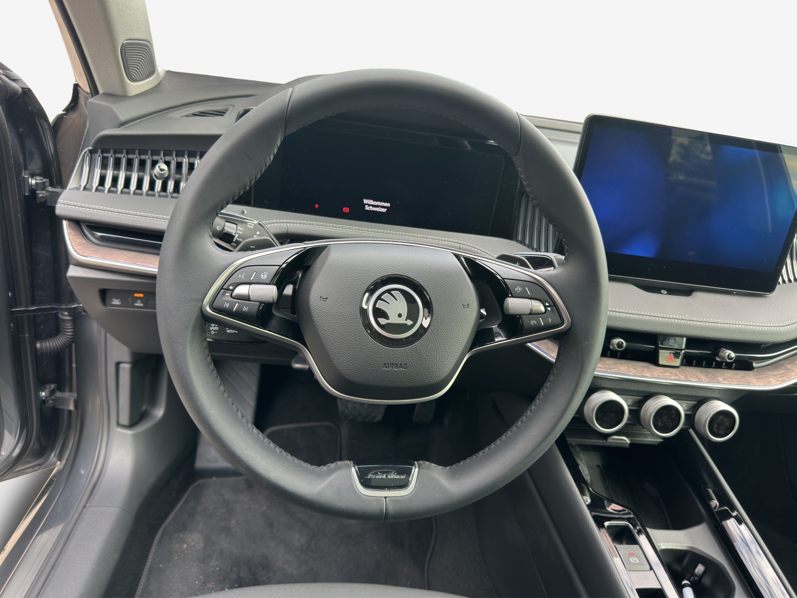 SKODA Superb Combi 2.0 TDi L&K 4x4 DSG-image-9