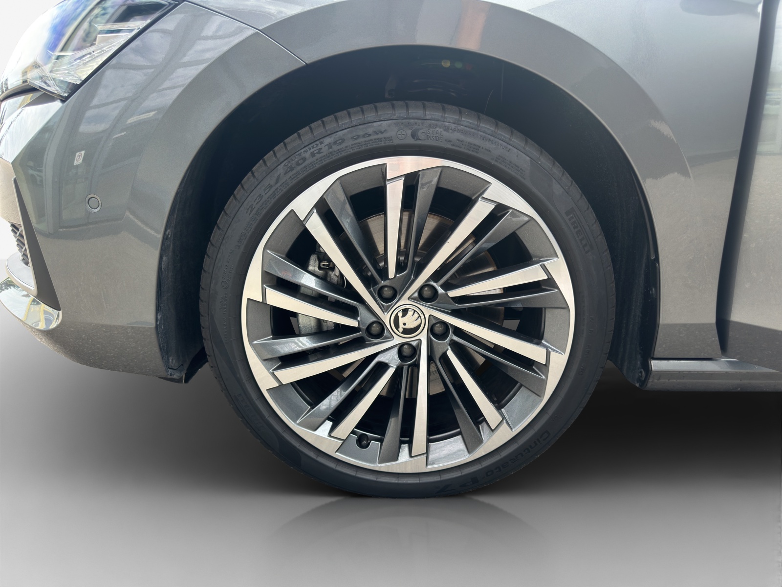 SKODA Superb Combi 2.0 TDi L&K 4x4 DSG-image-13