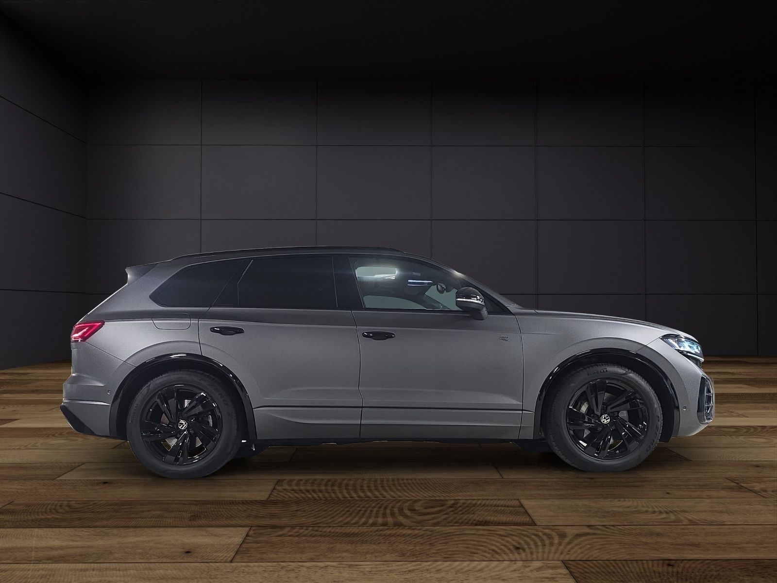VW Touareg 3.0 TSI R-Line Tiptronic-image-4