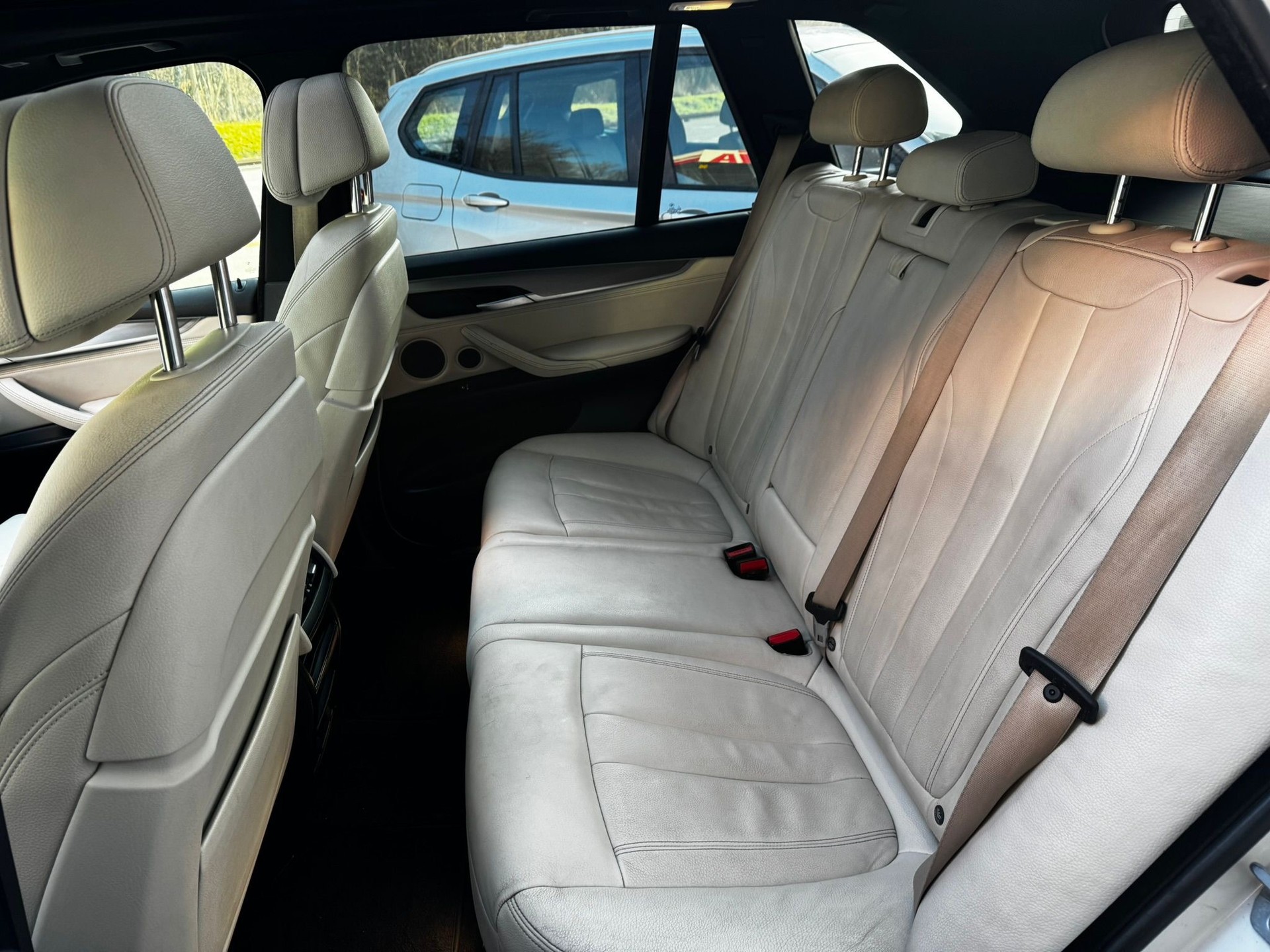 BMW X5 xDrive 40d Steptronic-image-15