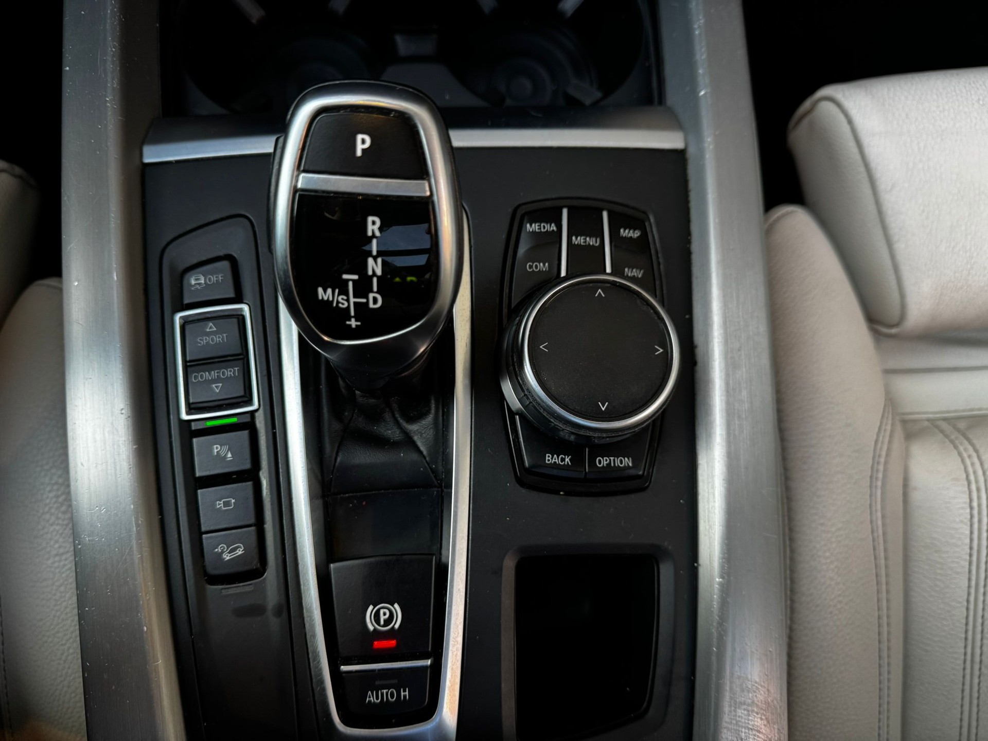 BMW X5 xDrive 40d Steptronic-image-14