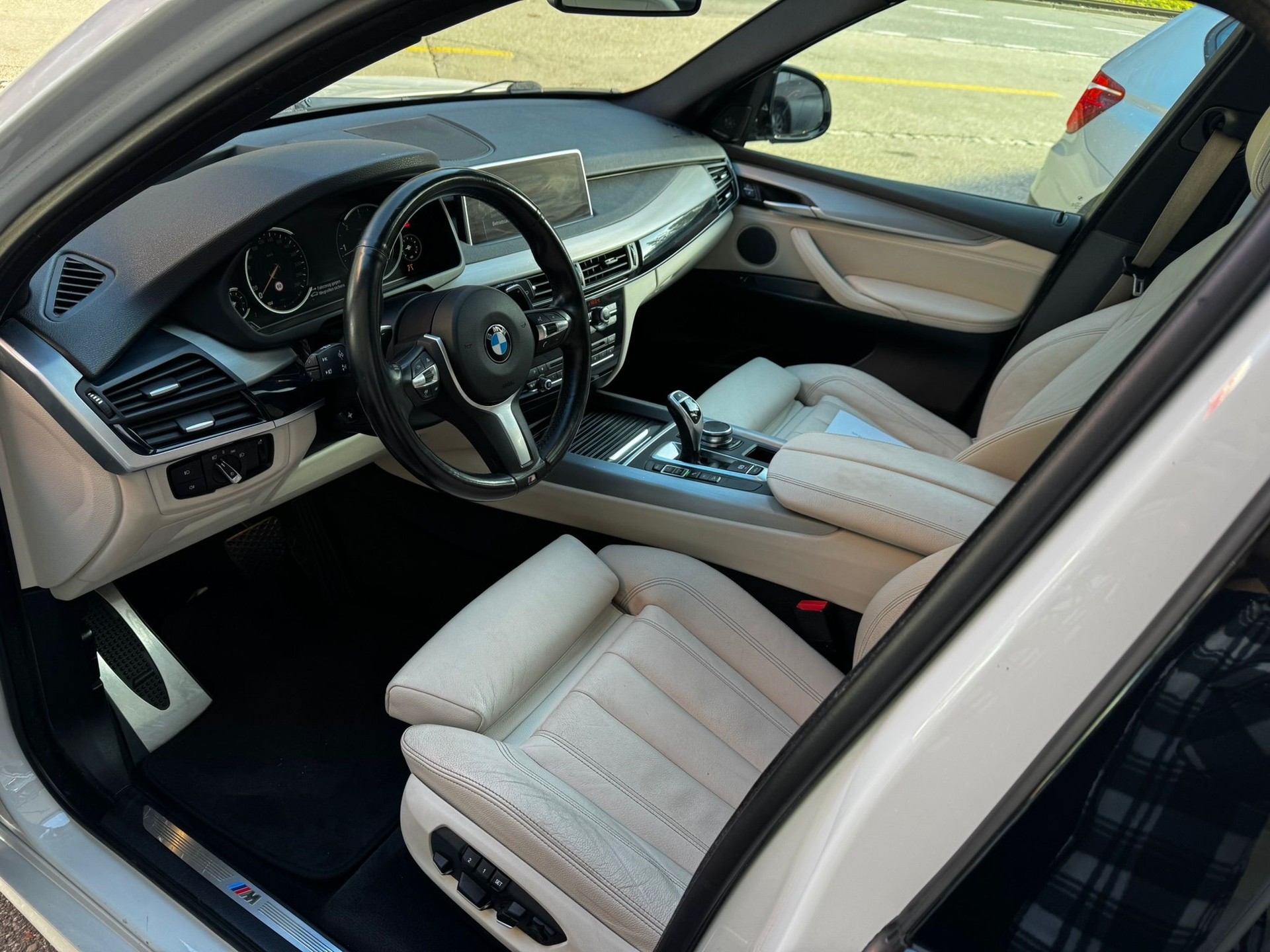 BMW X5 xDrive 40d Steptronic-image-8