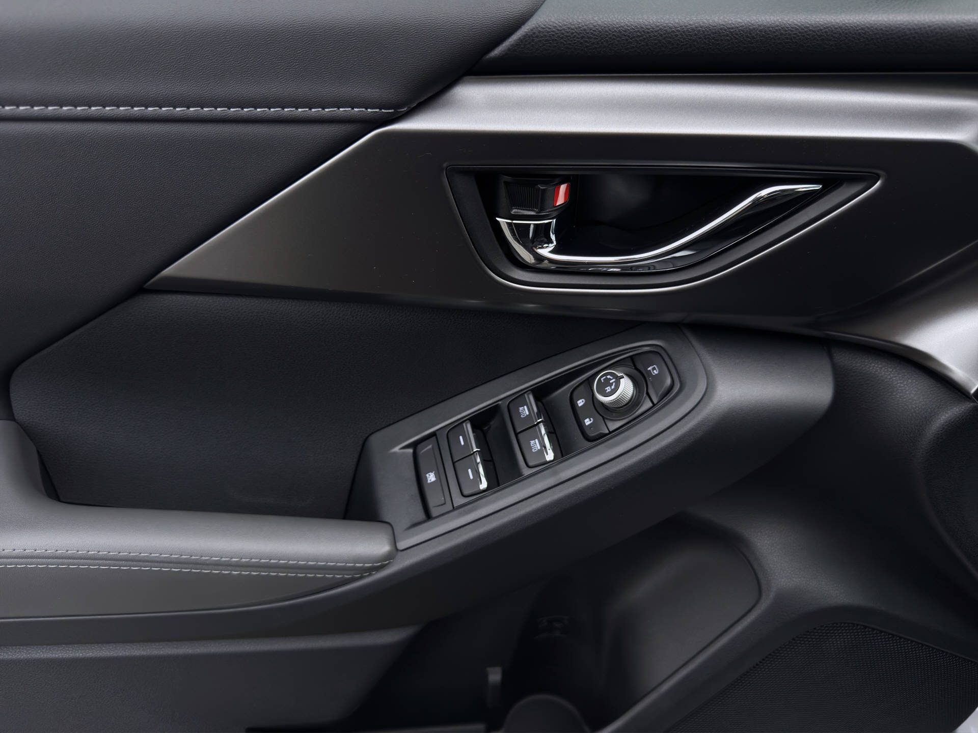 SUBARU Impreza 2.0i e-Boxer Luxury-image-6