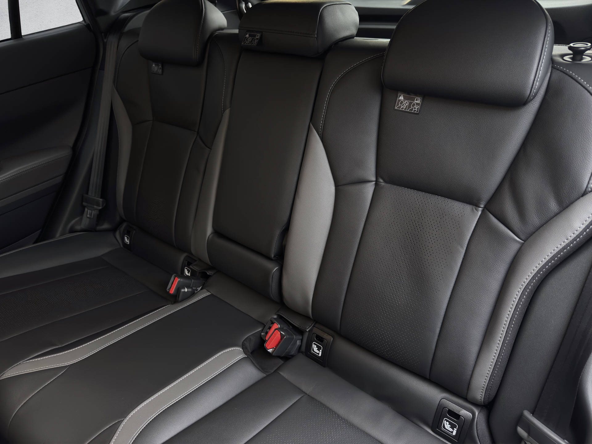 SUBARU Impreza 2.0i e-Boxer Luxury-image-10