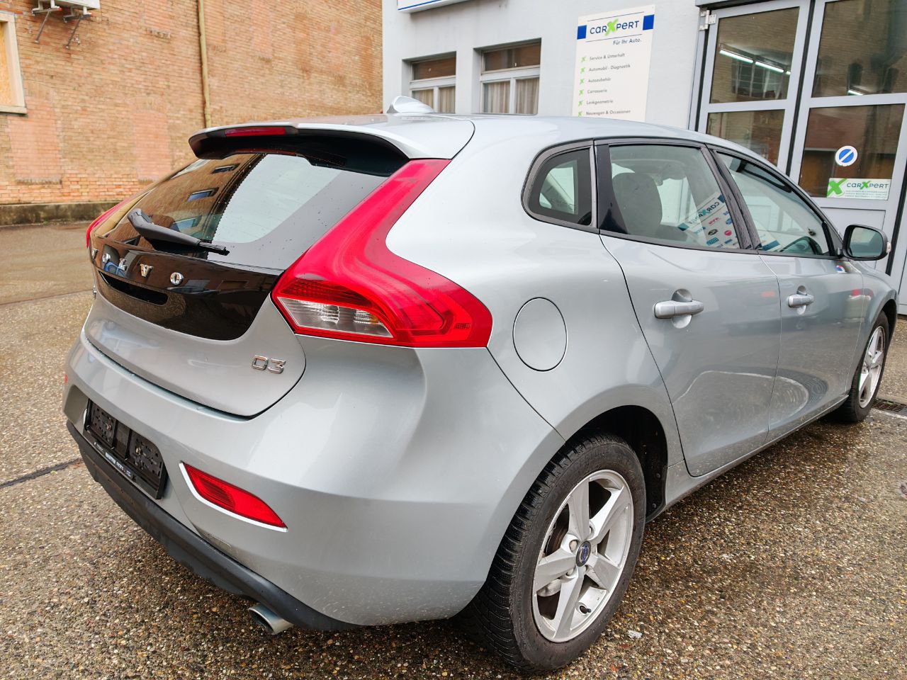 VOLVO V40 D3 Kinetic-image-6