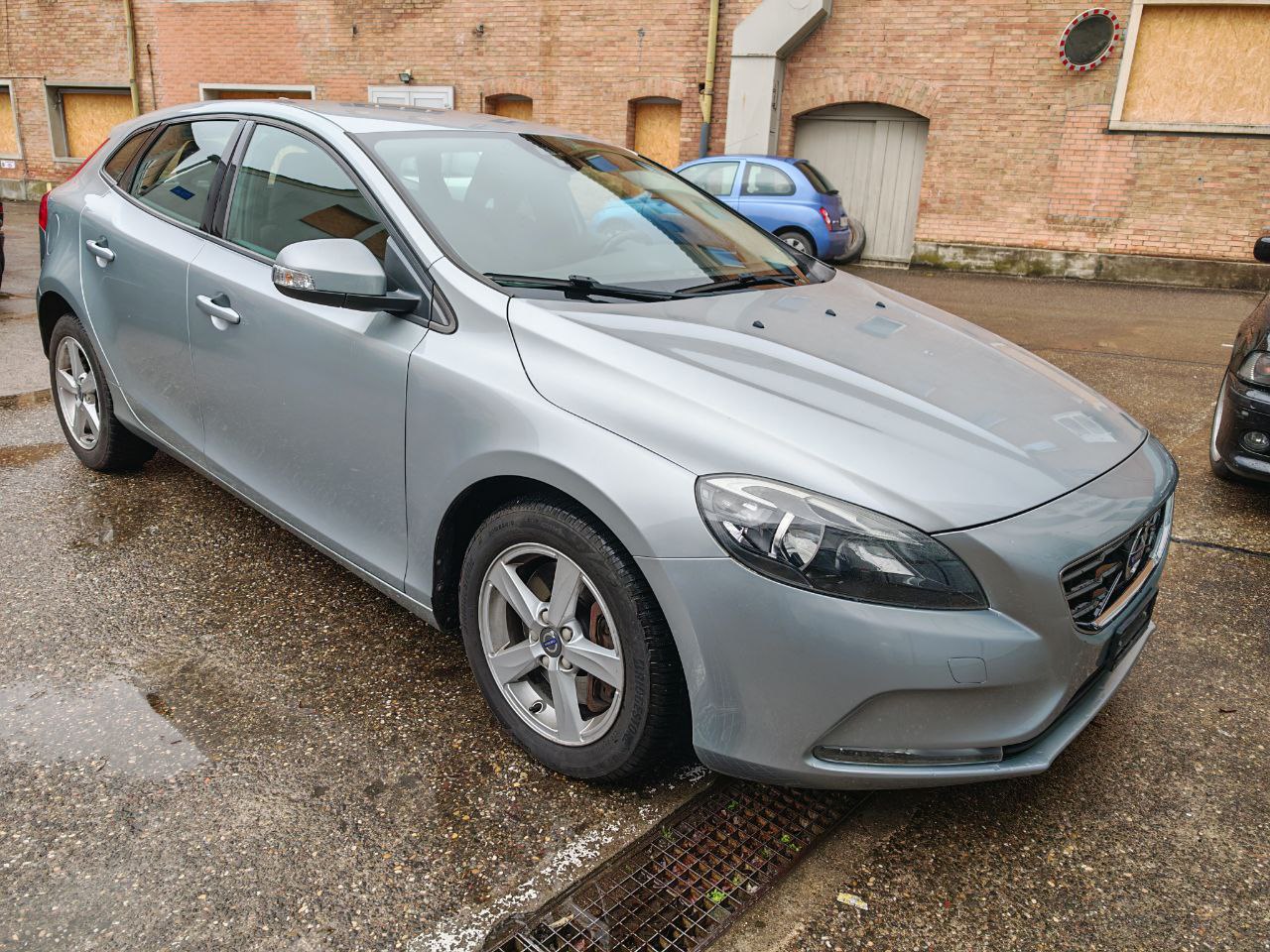 VOLVO V40 D3 Kinetic-image-1