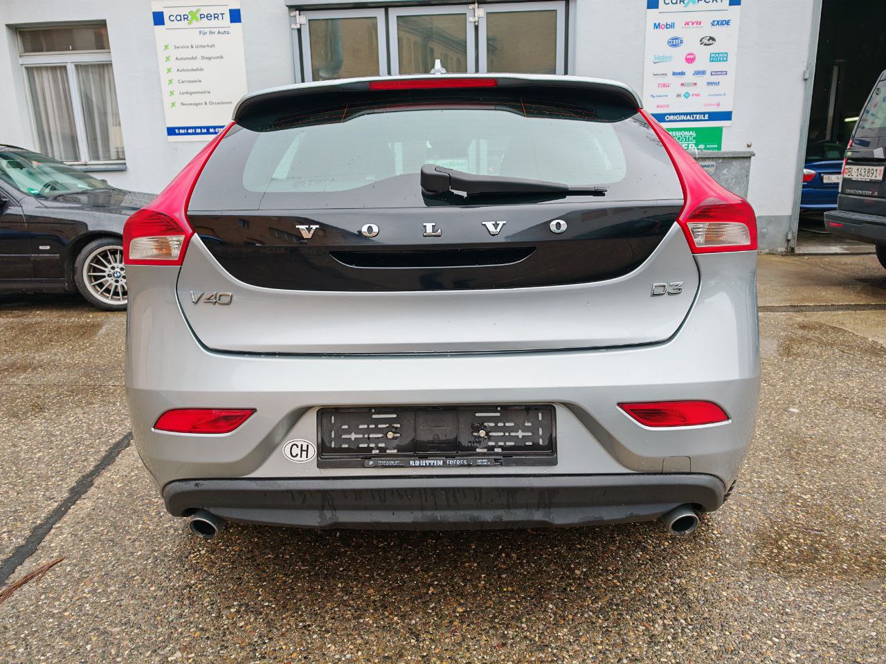 VOLVO V40 D3 Kinetic-image-3