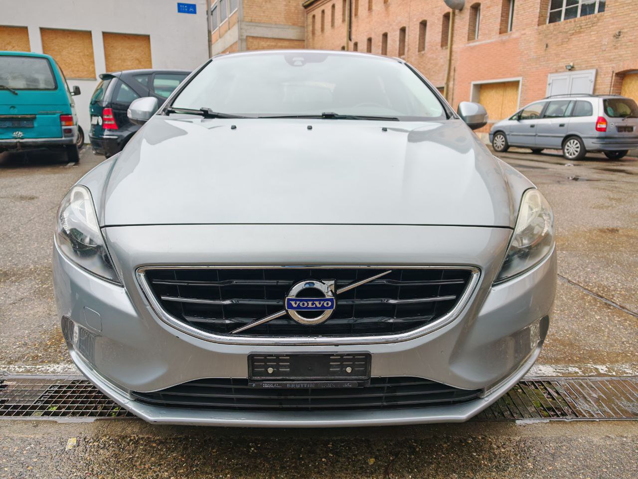 VOLVO V40 D3 Kinetic-image-0