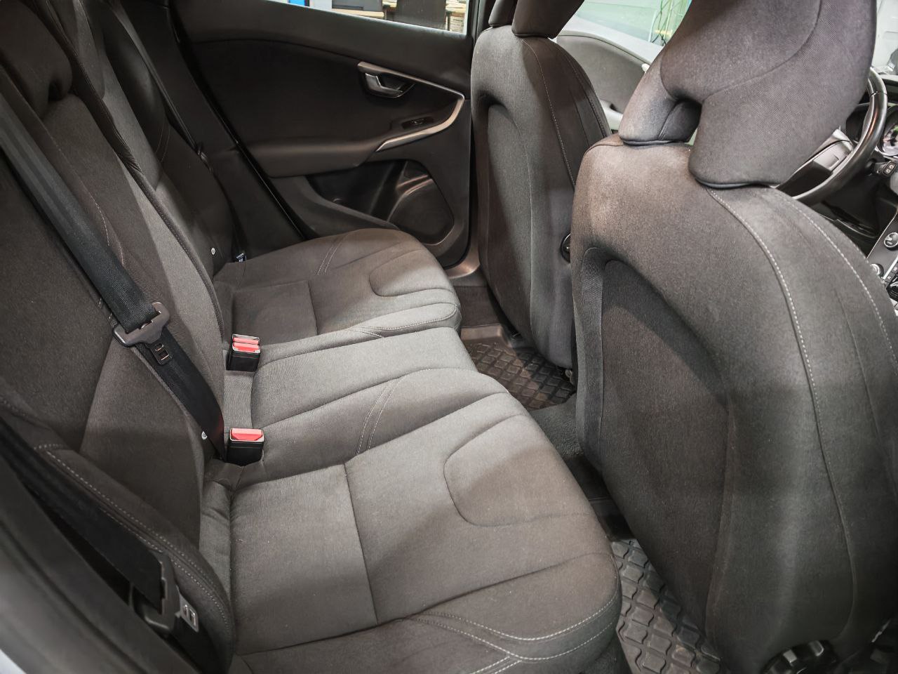 VOLVO V40 D3 Kinetic-image-9